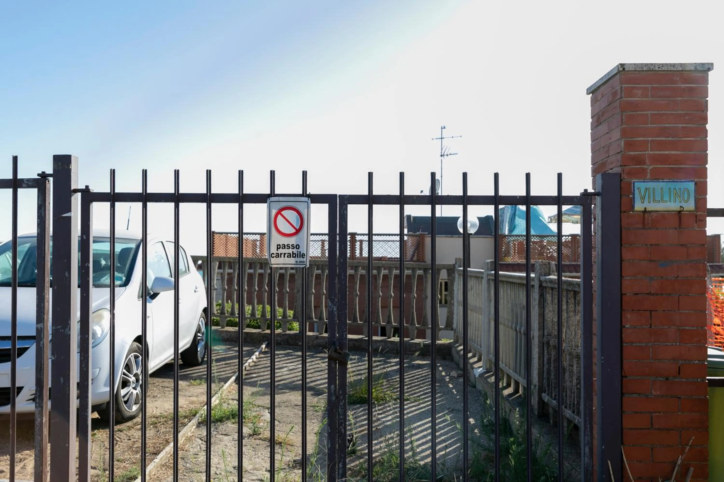 Parking in Nuovo Appartamento sulla spiaggia con larga terrazza di 70 mq e posto auto privato