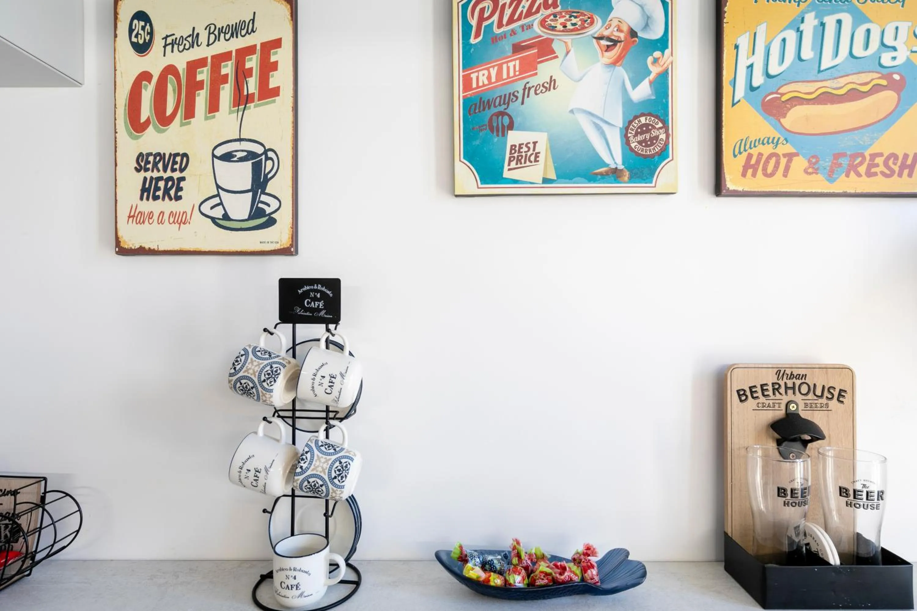 Coffee/tea facilities in Nuovo Appartamento sulla spiaggia con larga terrazza di 70 mq e posto auto privato