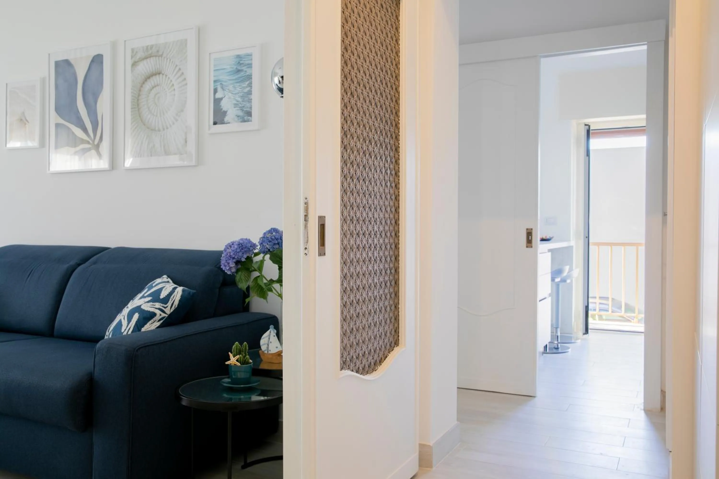 Living room in Nuovo Appartamento sulla spiaggia con larga terrazza di 70 mq e posto auto privato