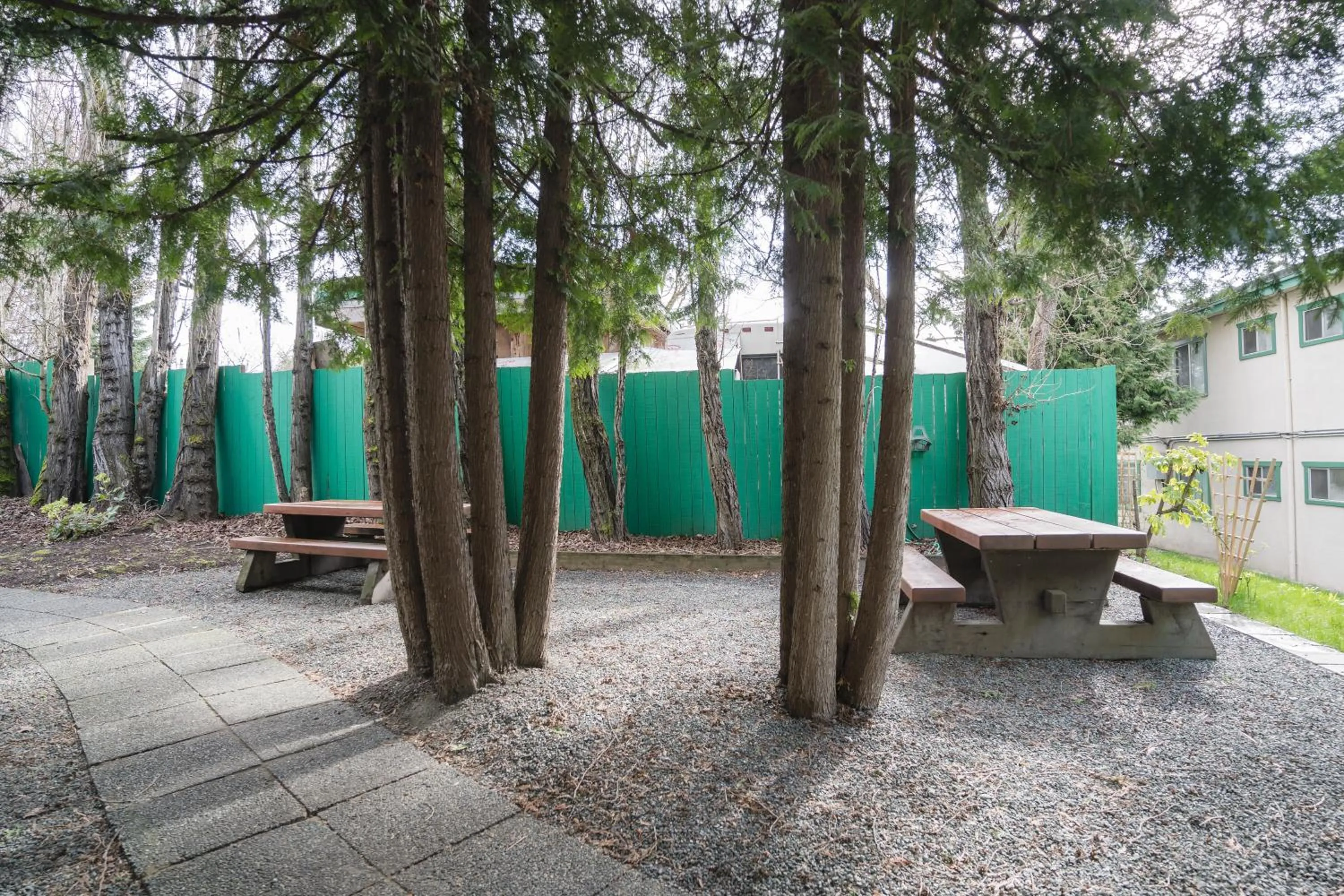 Patio in Robin Hood Inn and Suites