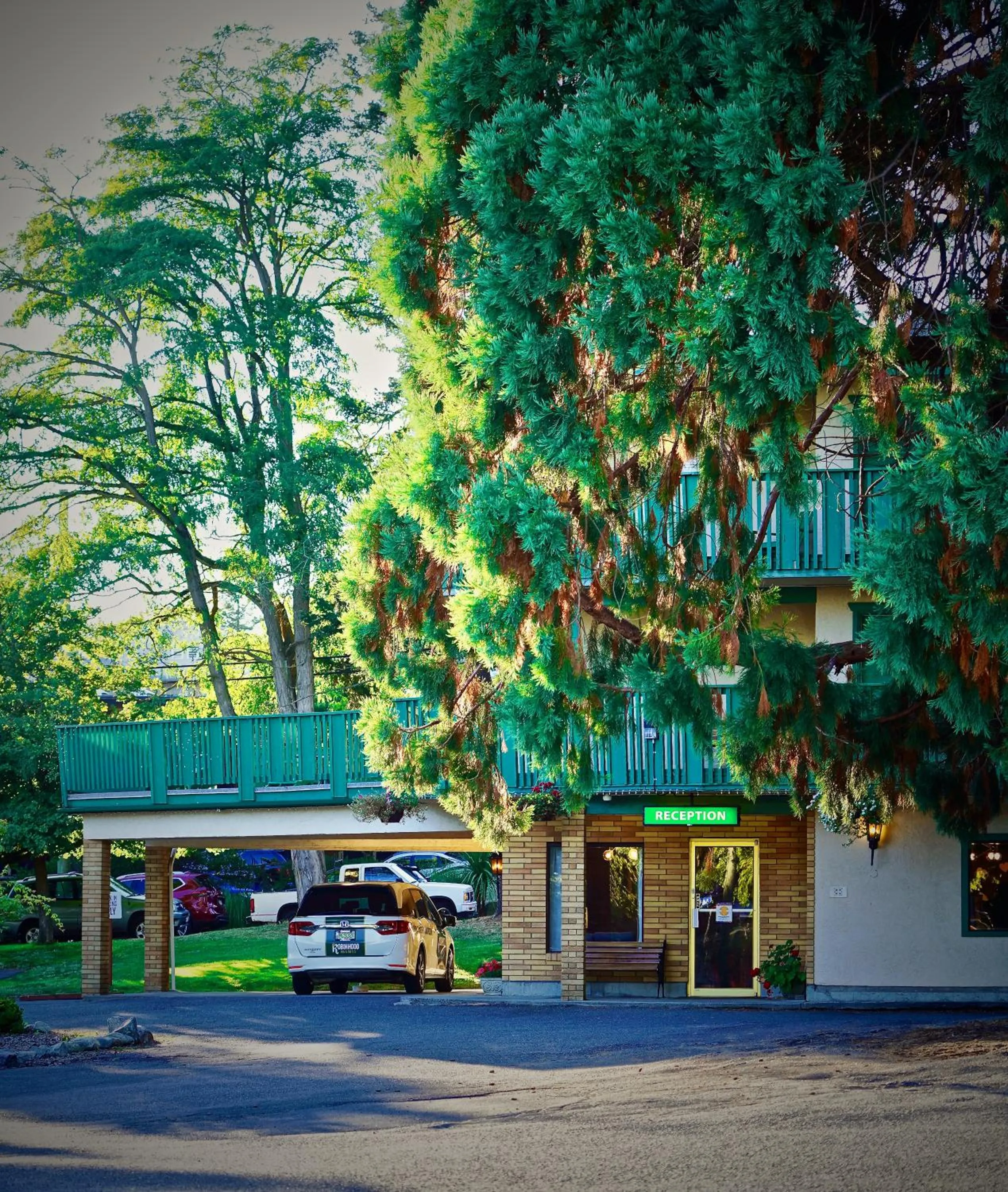 Property building in Robin Hood Inn and Suites