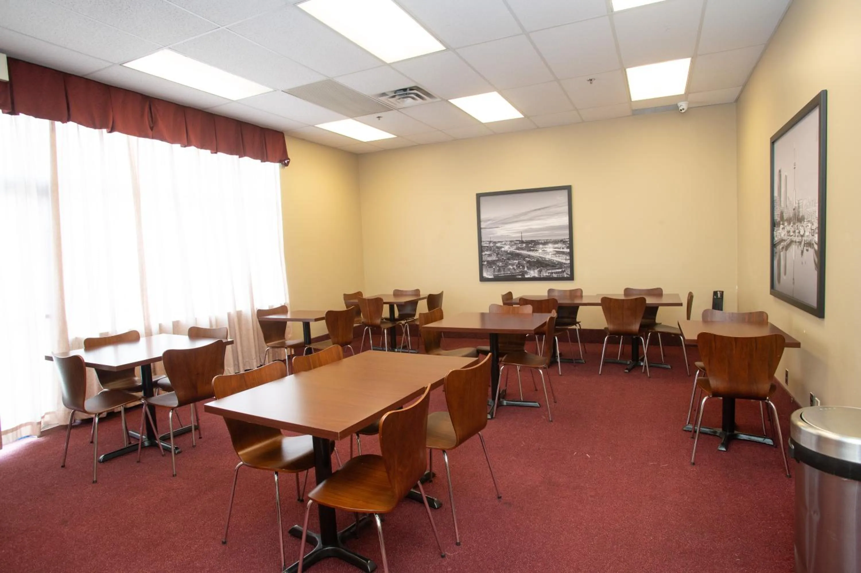 Breakfast in Super 8 by Wyndham Mississauga