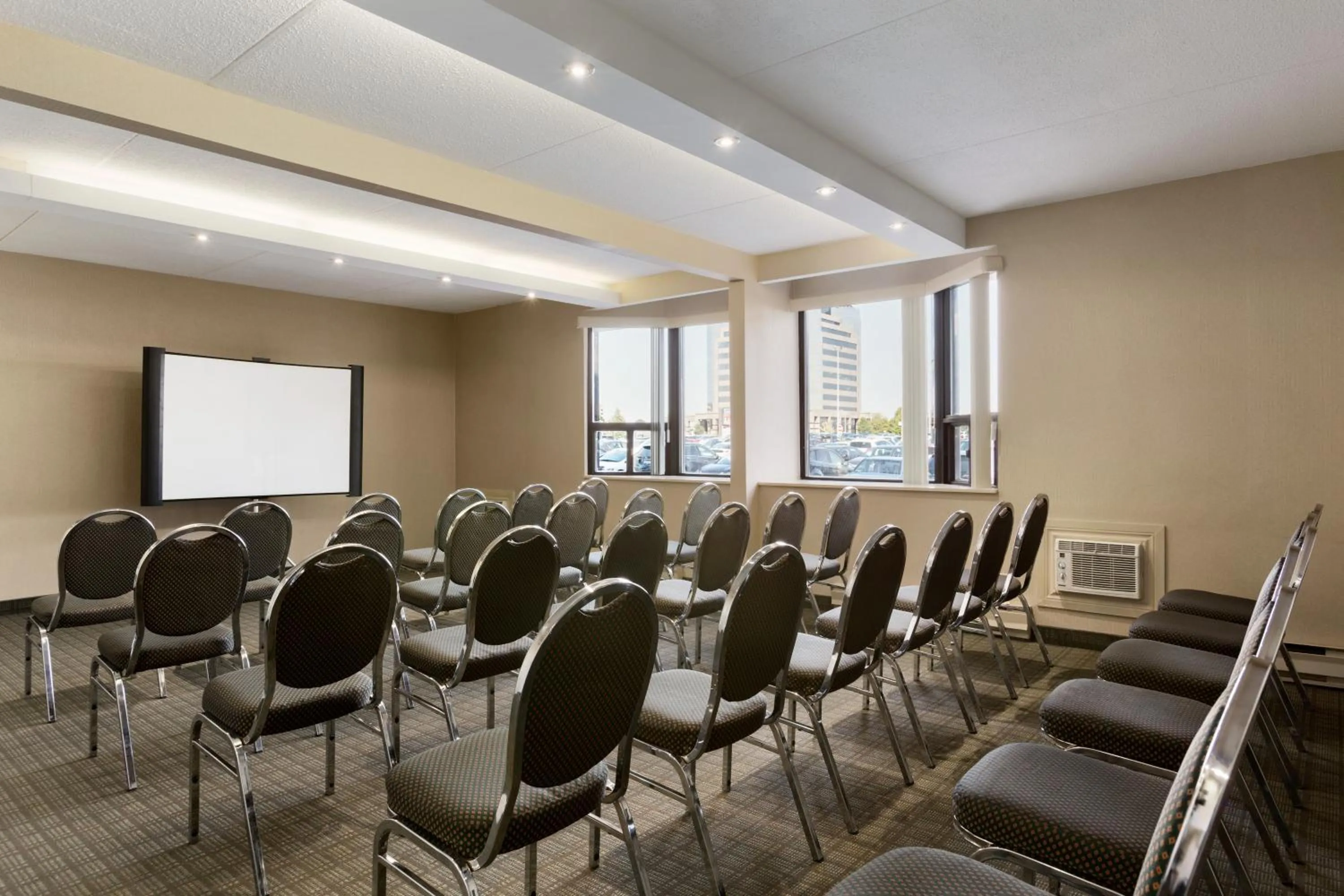 Meeting/conference room in Travelodge by Wyndham Toronto East