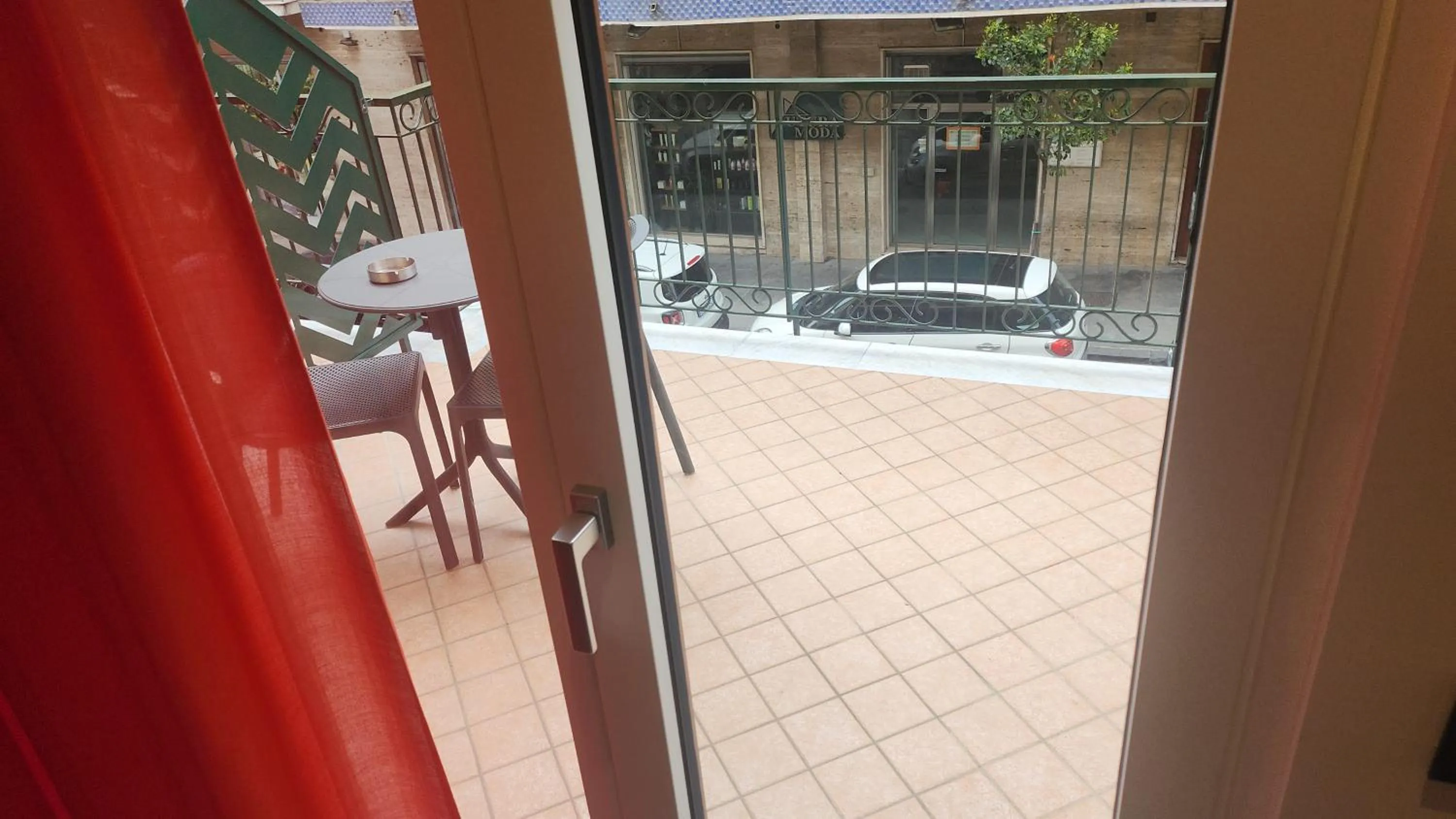 Street view in The White Lodge