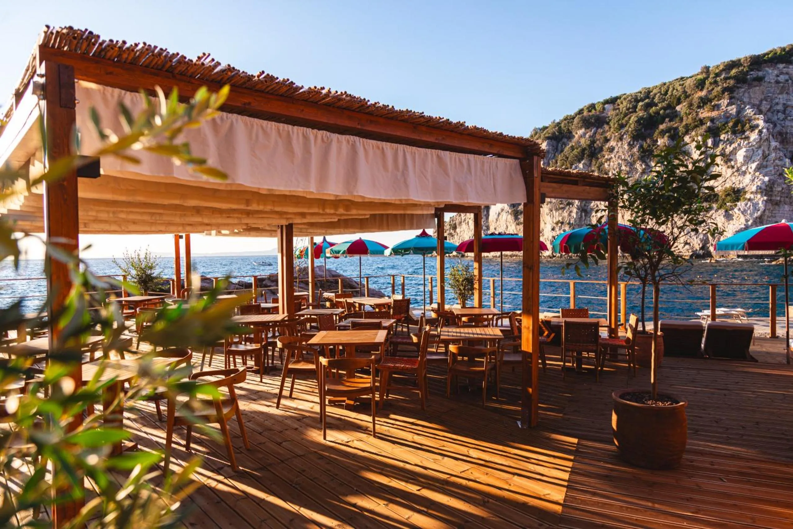 Restaurant/places to eat in Maya Beach Resort