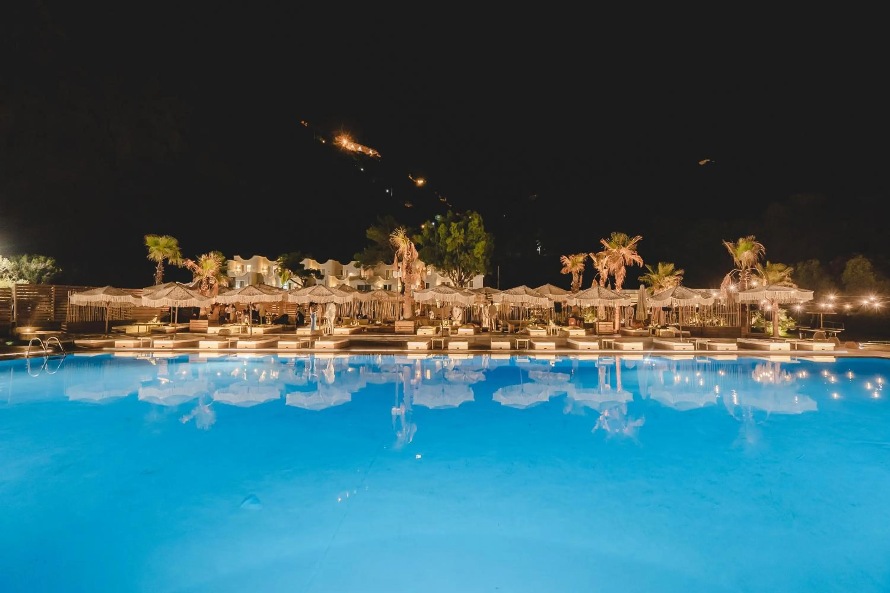Swimming pool in Maya Beach Resort