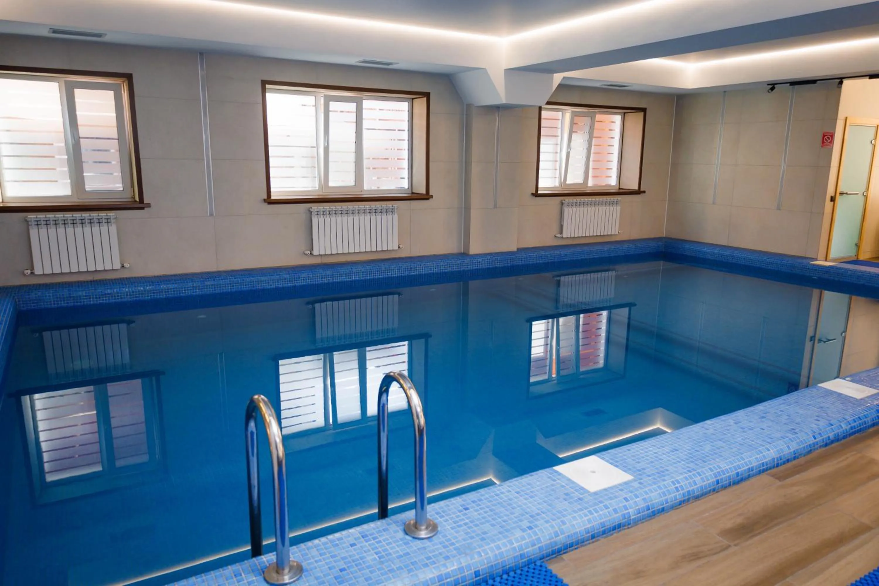 Swimming pool in Eco hotel & restaurant "SKALA"