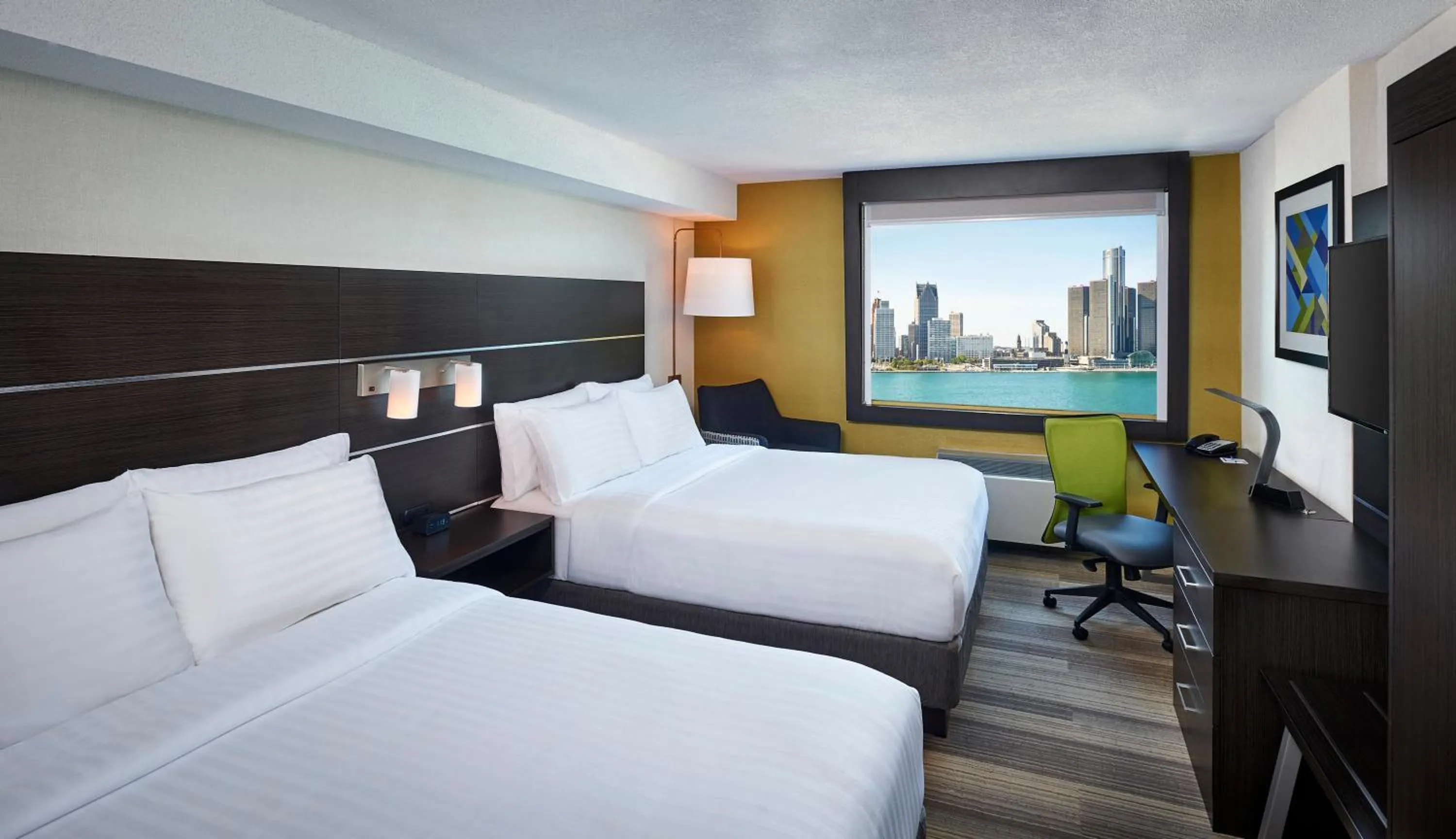 Photo of the whole room, Bed in Holiday Inn Express Windsor Waterfront by IHG