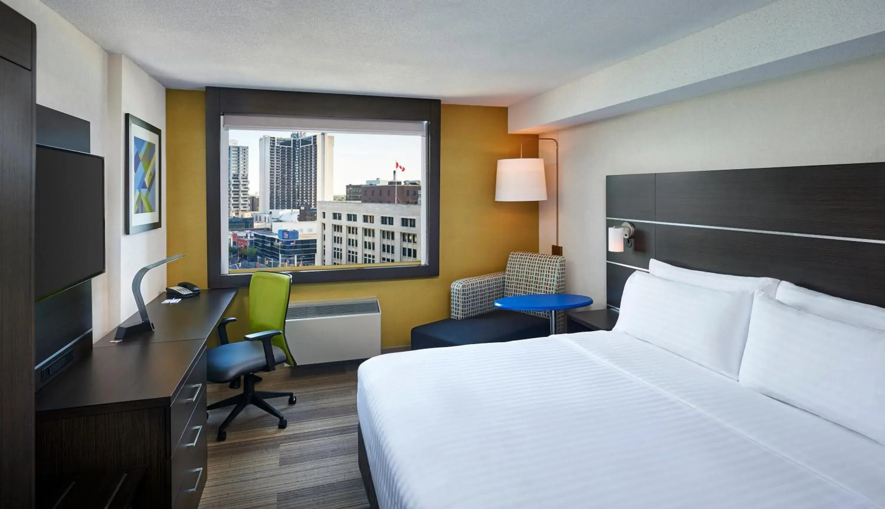 Standard King Room with City View - High Floor in Holiday Inn Express Windsor Waterfront by IHG Standard King Room with City View - High Floor in Holiday Inn Express Windsor Waterfront by IHG