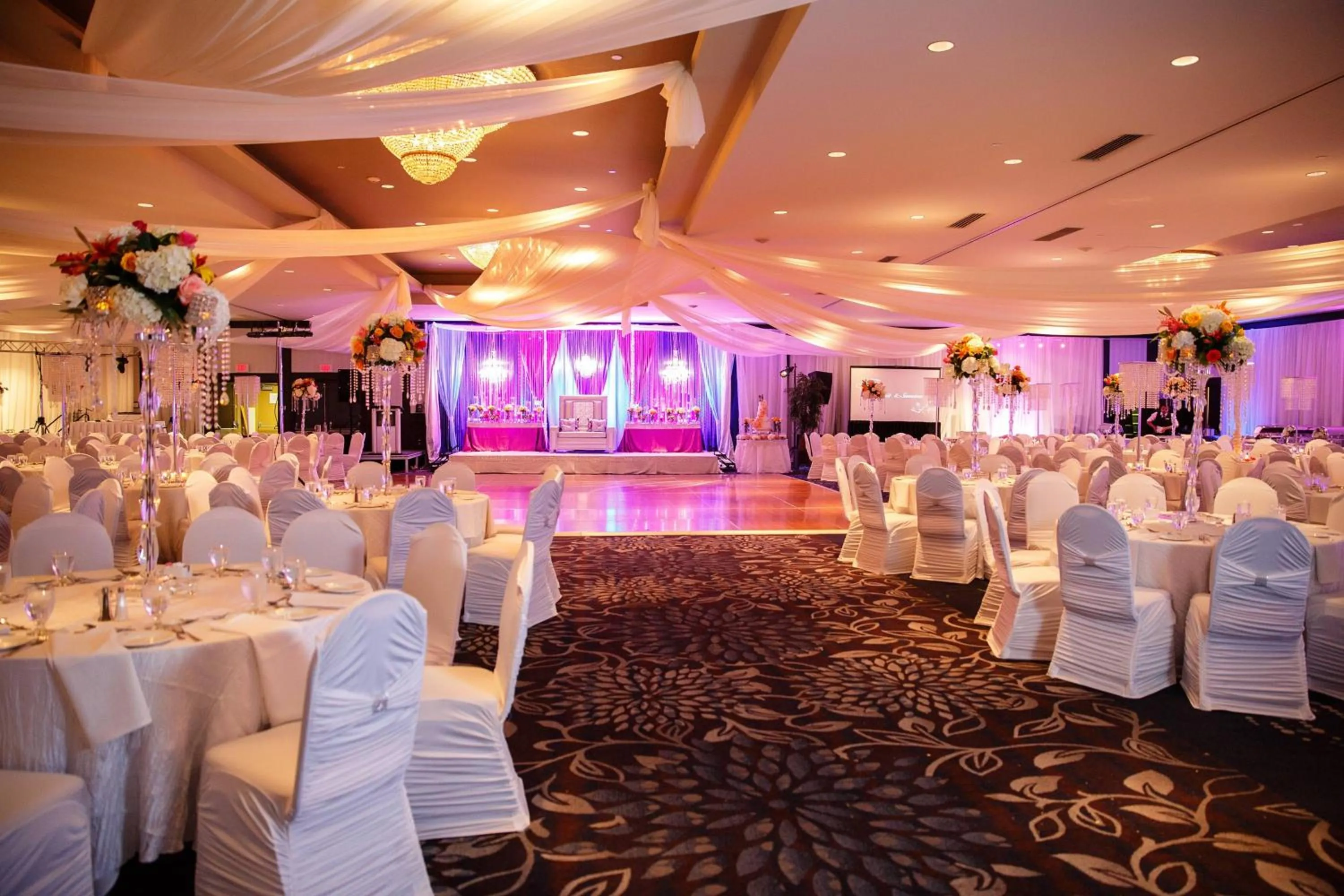 Lobby or reception in Delta Hotels by Marriott Edmonton South Conference Centre