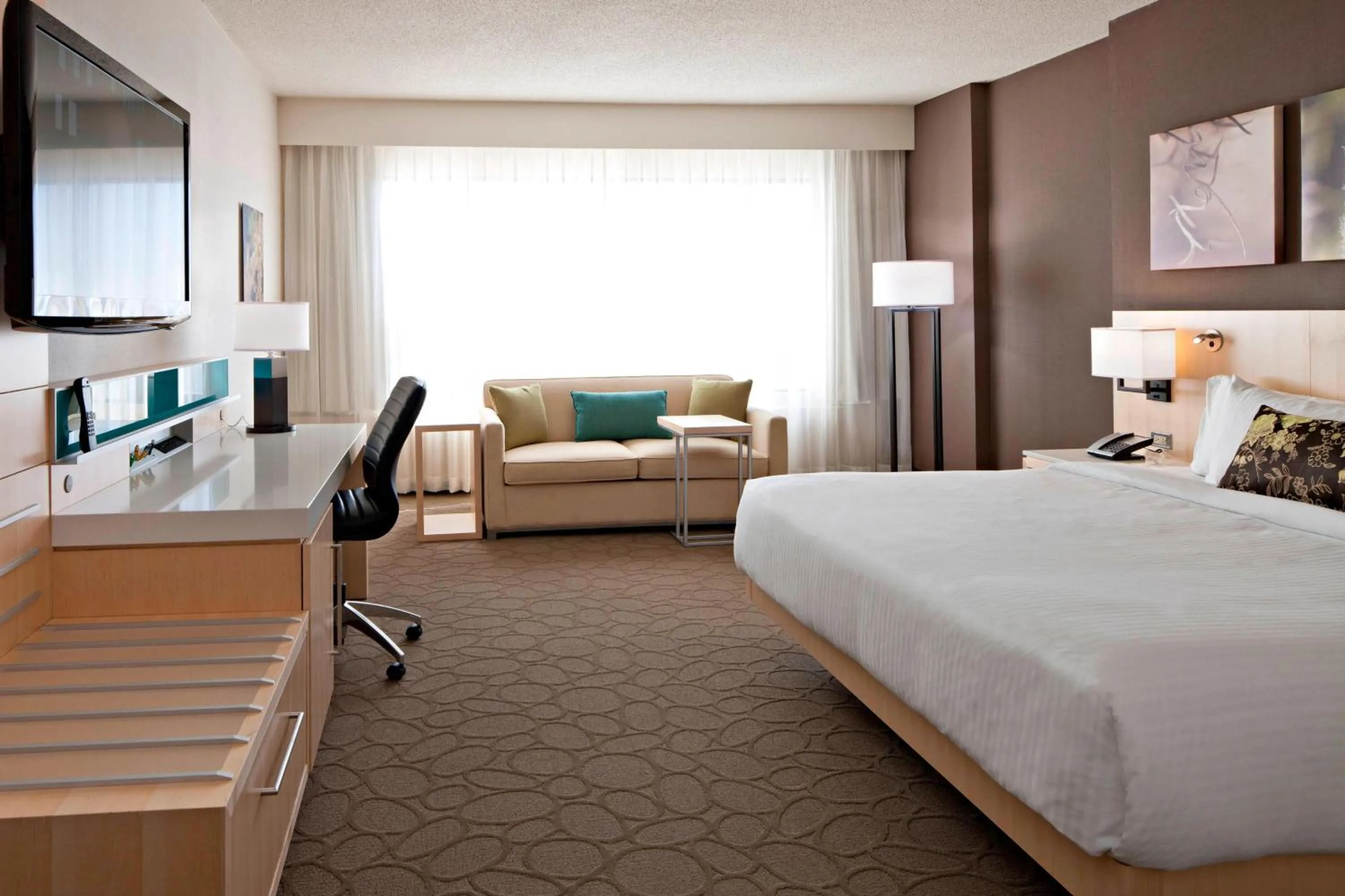 Photo of the whole room, Bed in Delta Hotels by Marriott Edmonton South Conference Centre