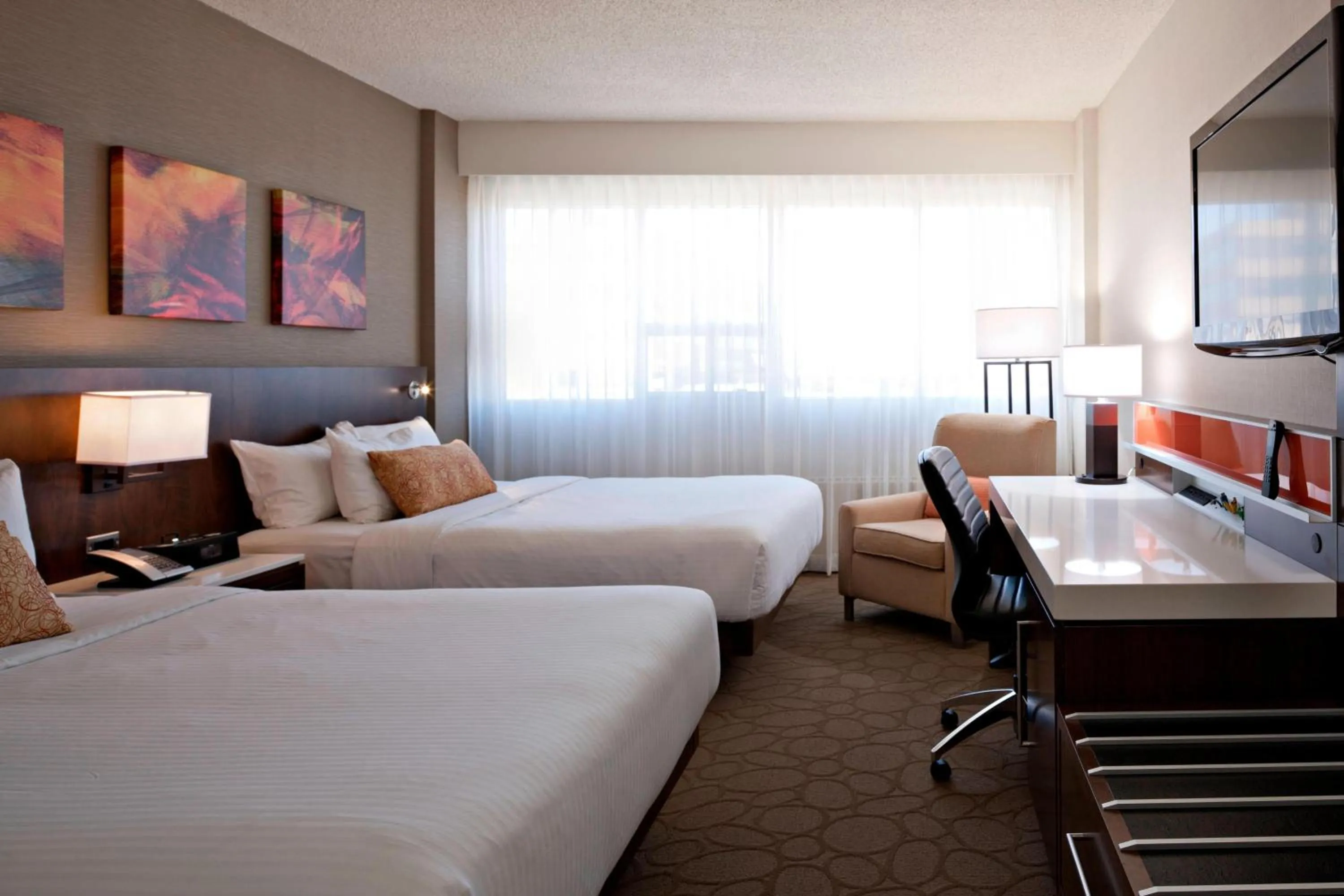 Photo of the whole room, Bed in Delta Hotels by Marriott Edmonton South Conference Centre