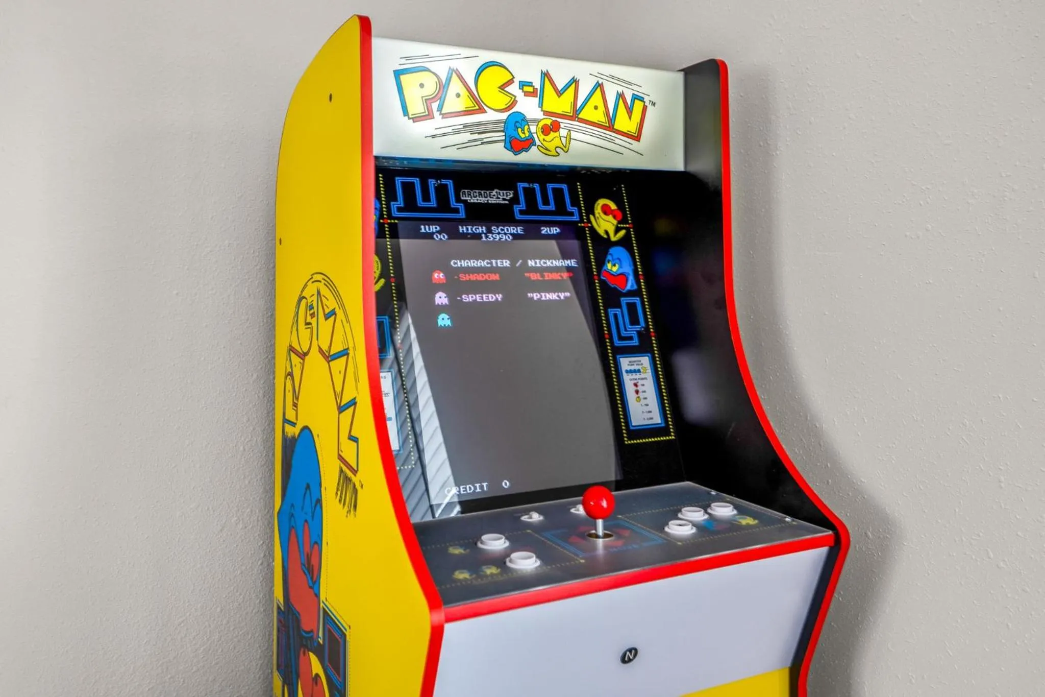 Text overlay in Universal Apartment at East Downtown