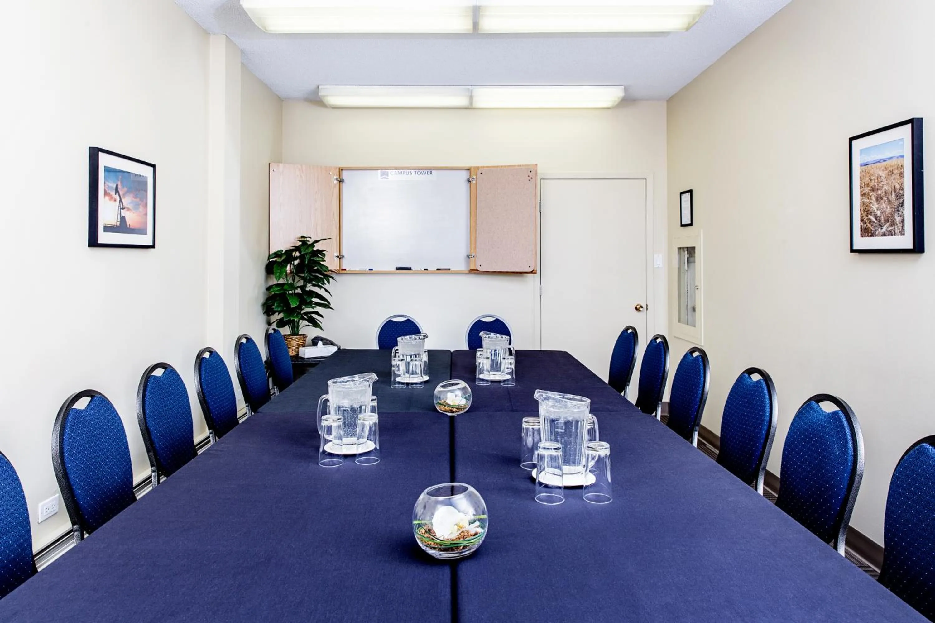 Banquet/Function facilities in Campus Tower Suite Hotel