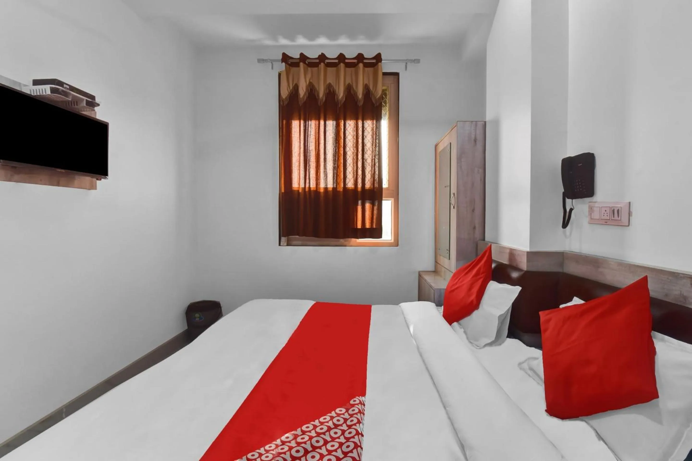 Bedroom, Bed in Hotel O Grand L M