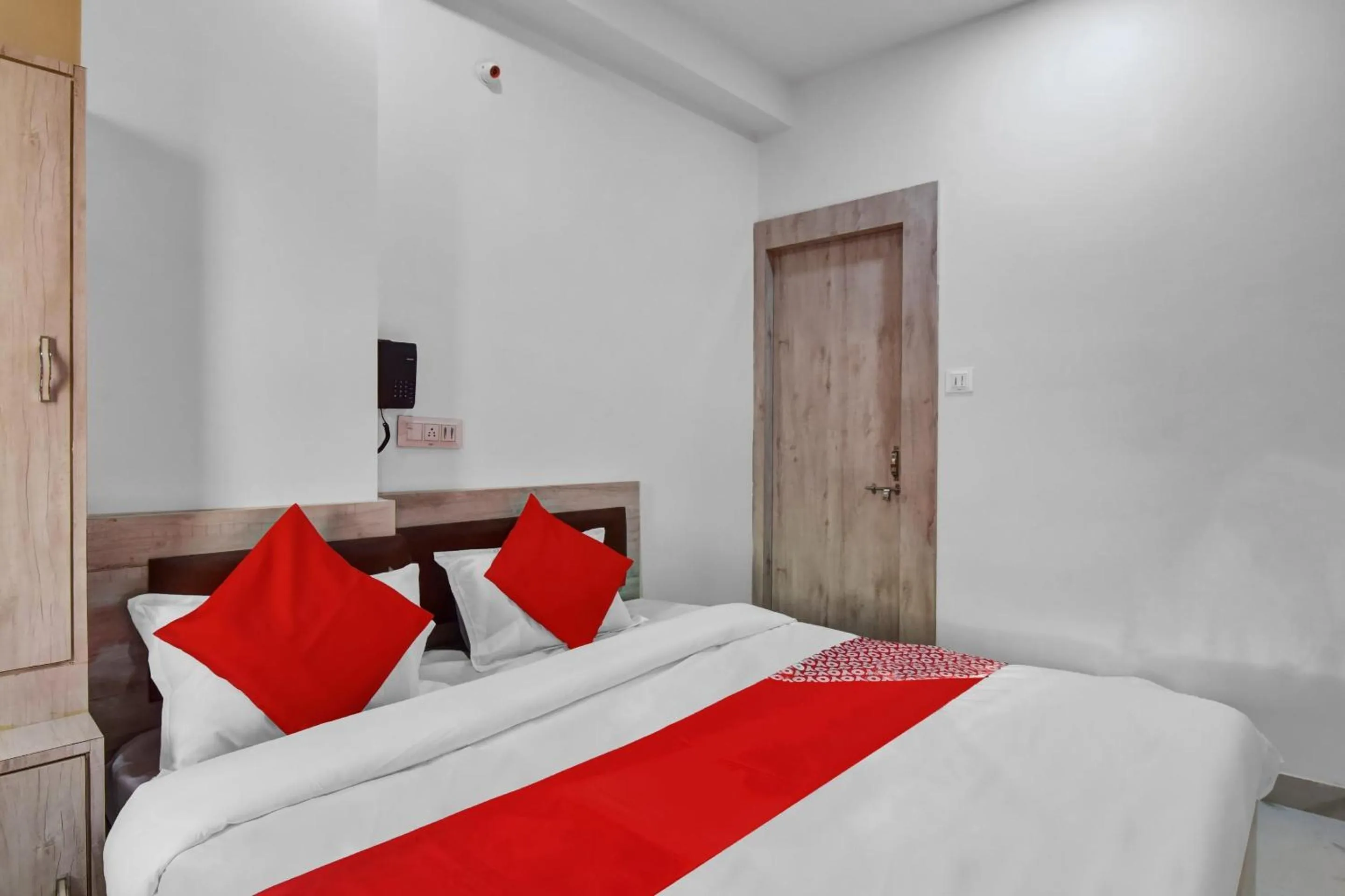 Bedroom, Bed in Hotel O Grand L M