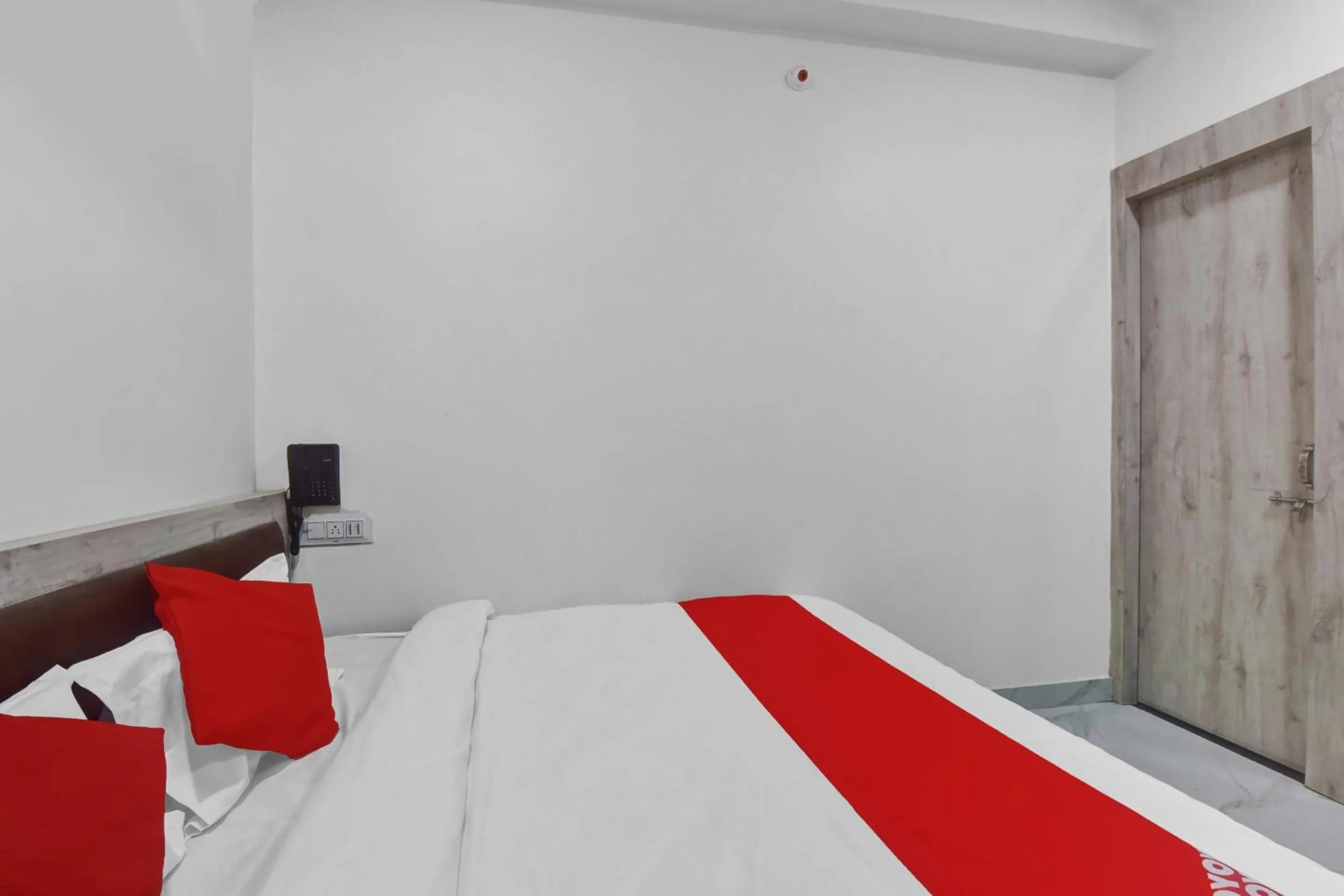 Bedroom, Bed in Hotel O Grand L M