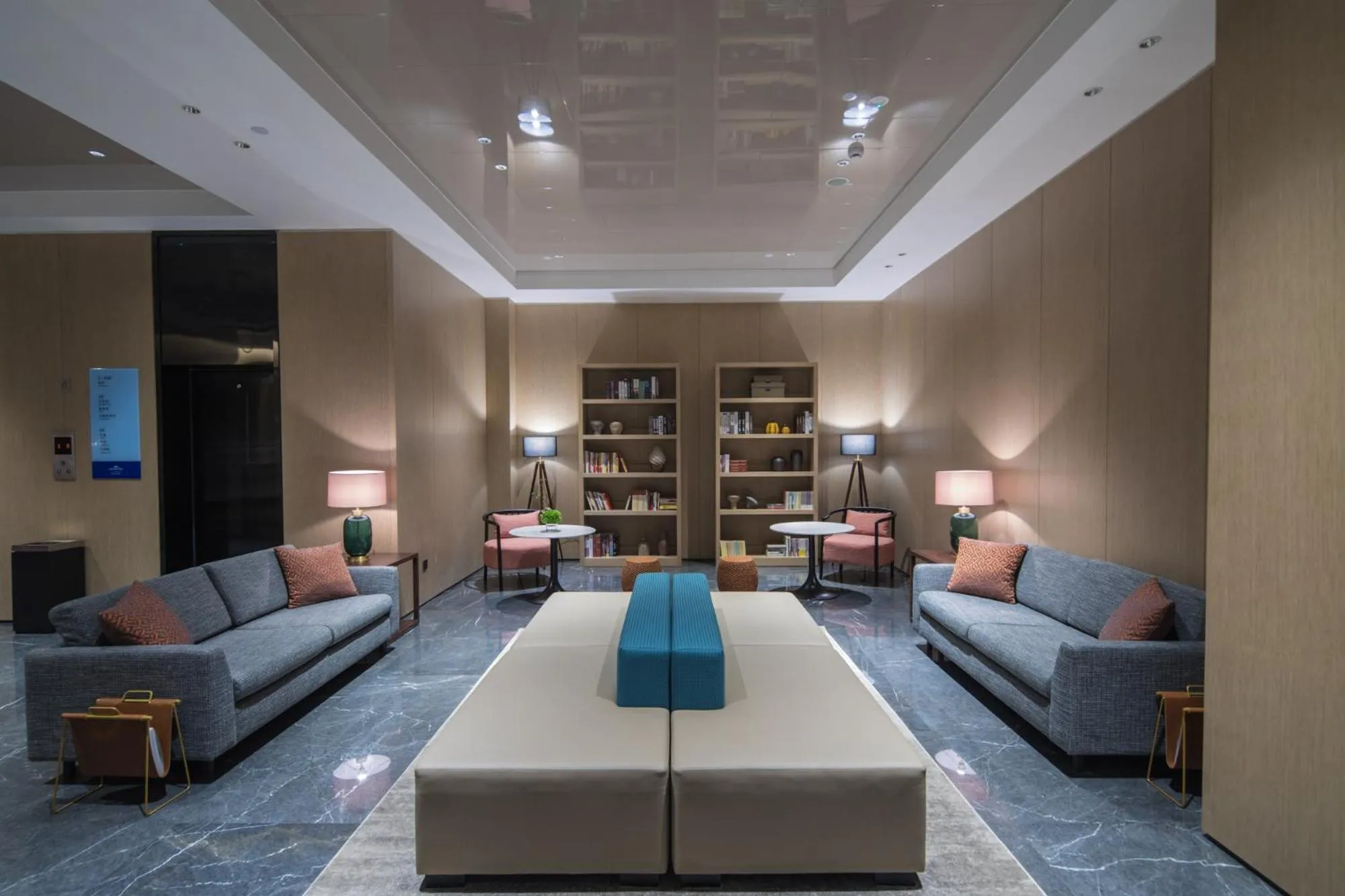 Living room, Seating Area in Microtel by Wyndham Kunming City Center
