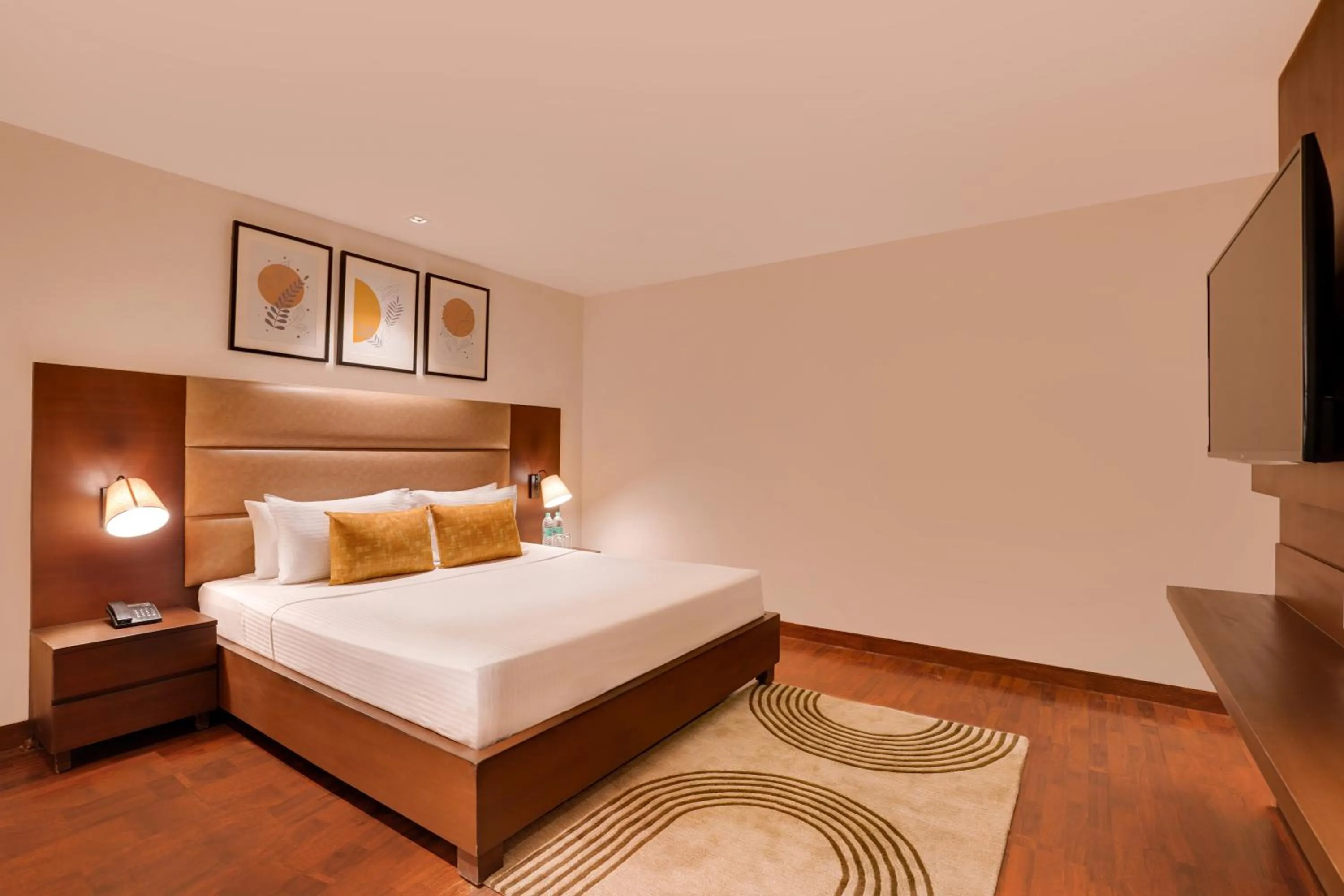 Bedroom, Bed in Lemon Tree Hotel, Noida
