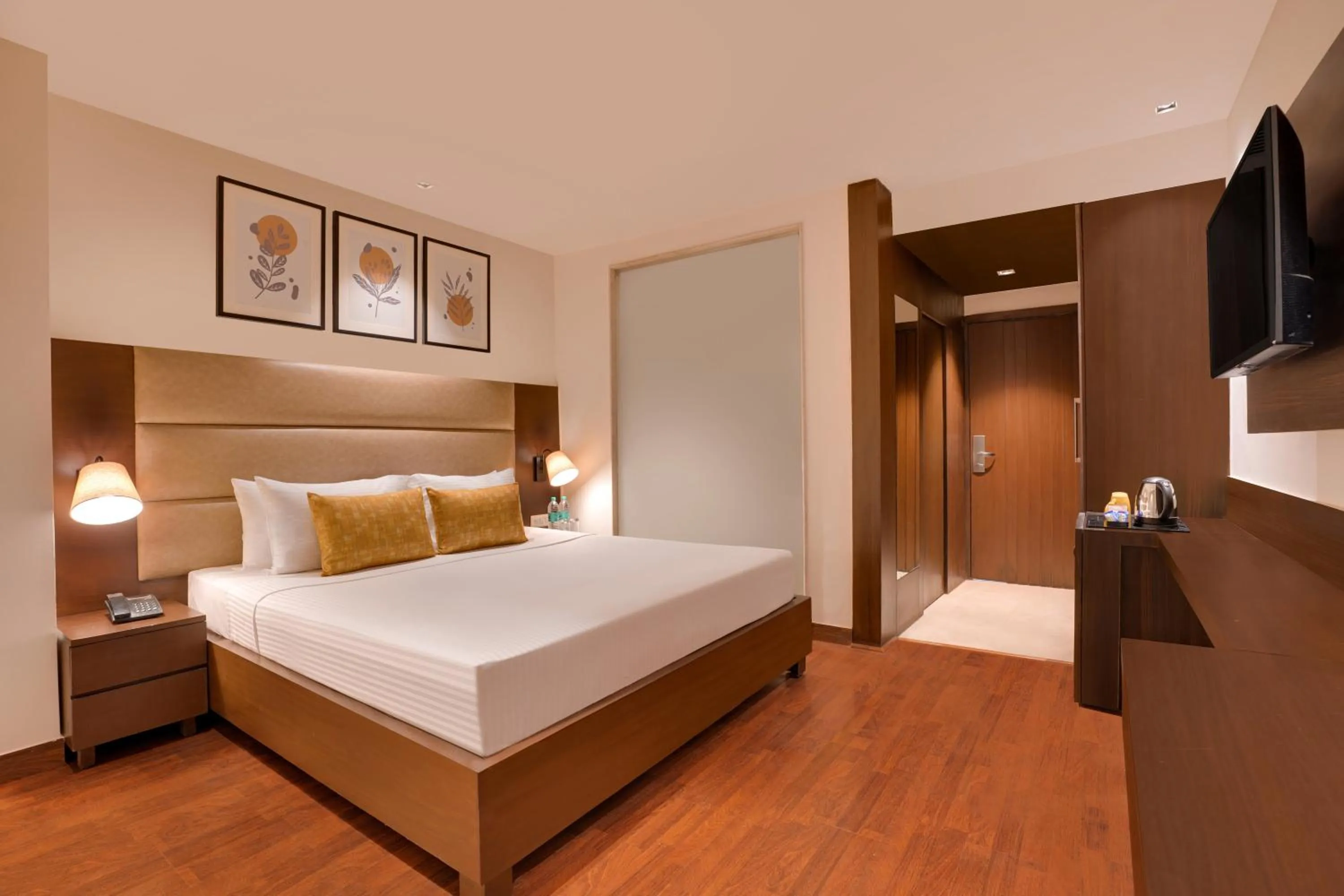Bedroom, Bed in Lemon Tree Hotel, Noida