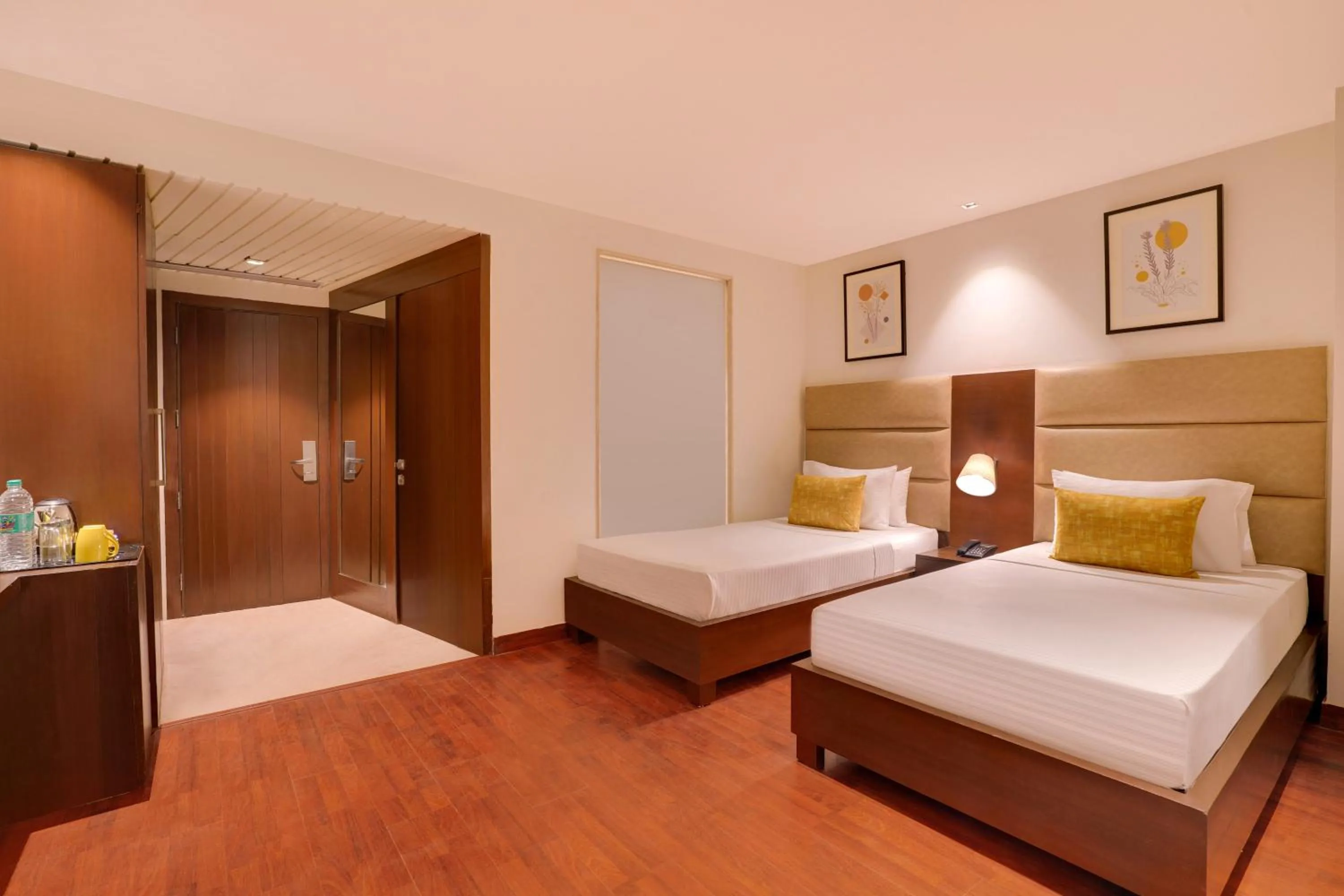 Bedroom, Bed in Lemon Tree Hotel, Noida
