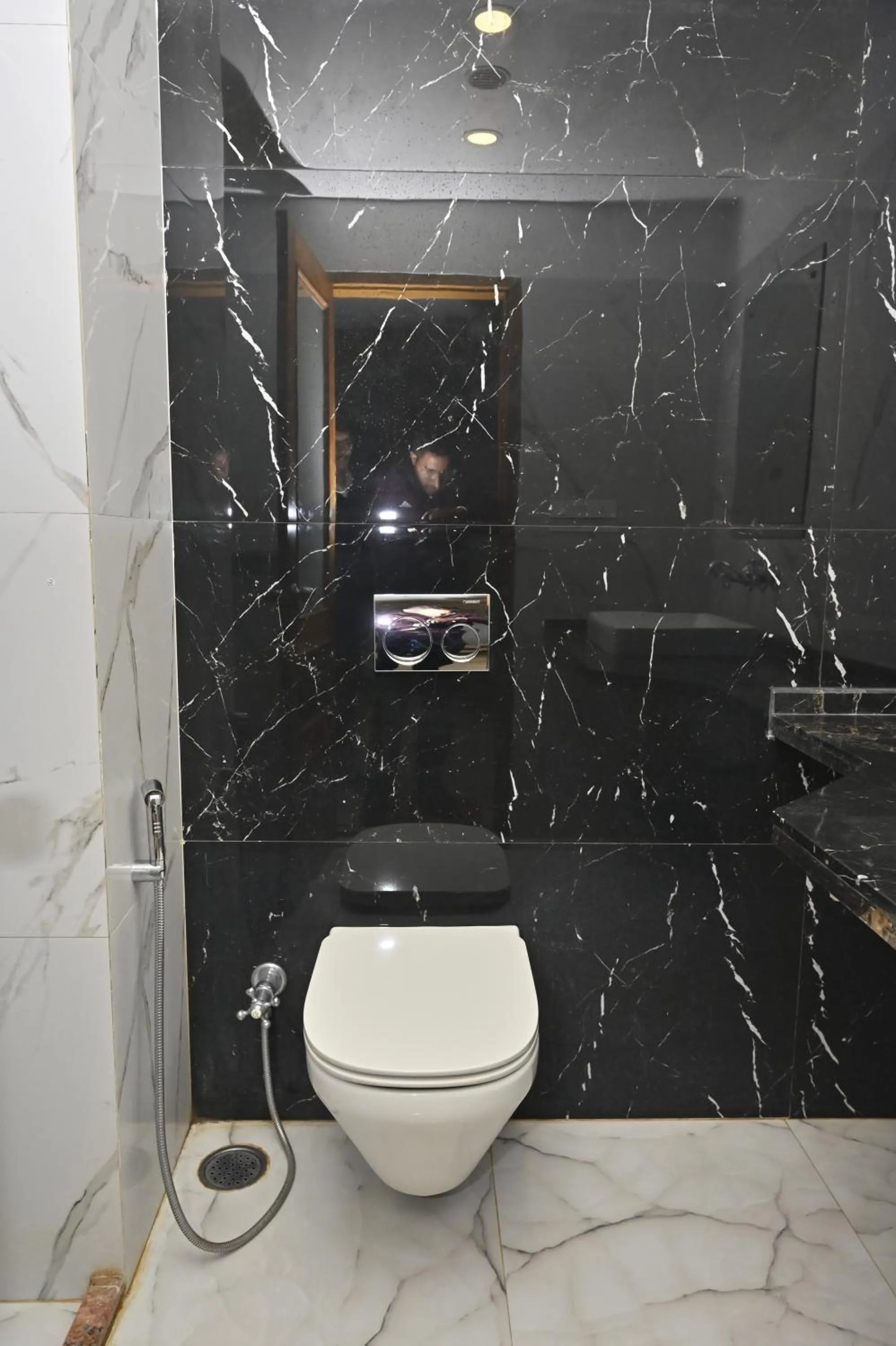 Toilet in Hotel Rime Vista