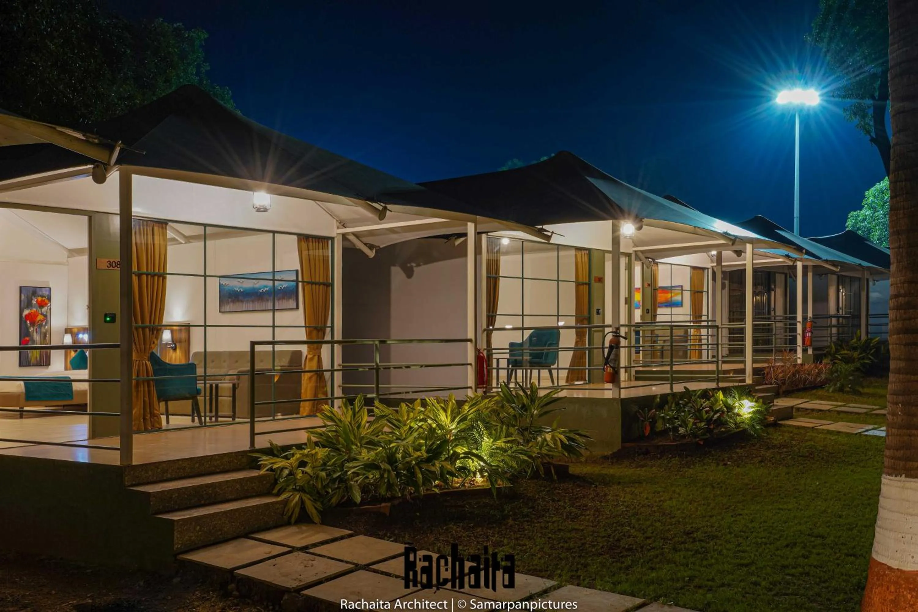 Garden in White Feather Resort Kauncha