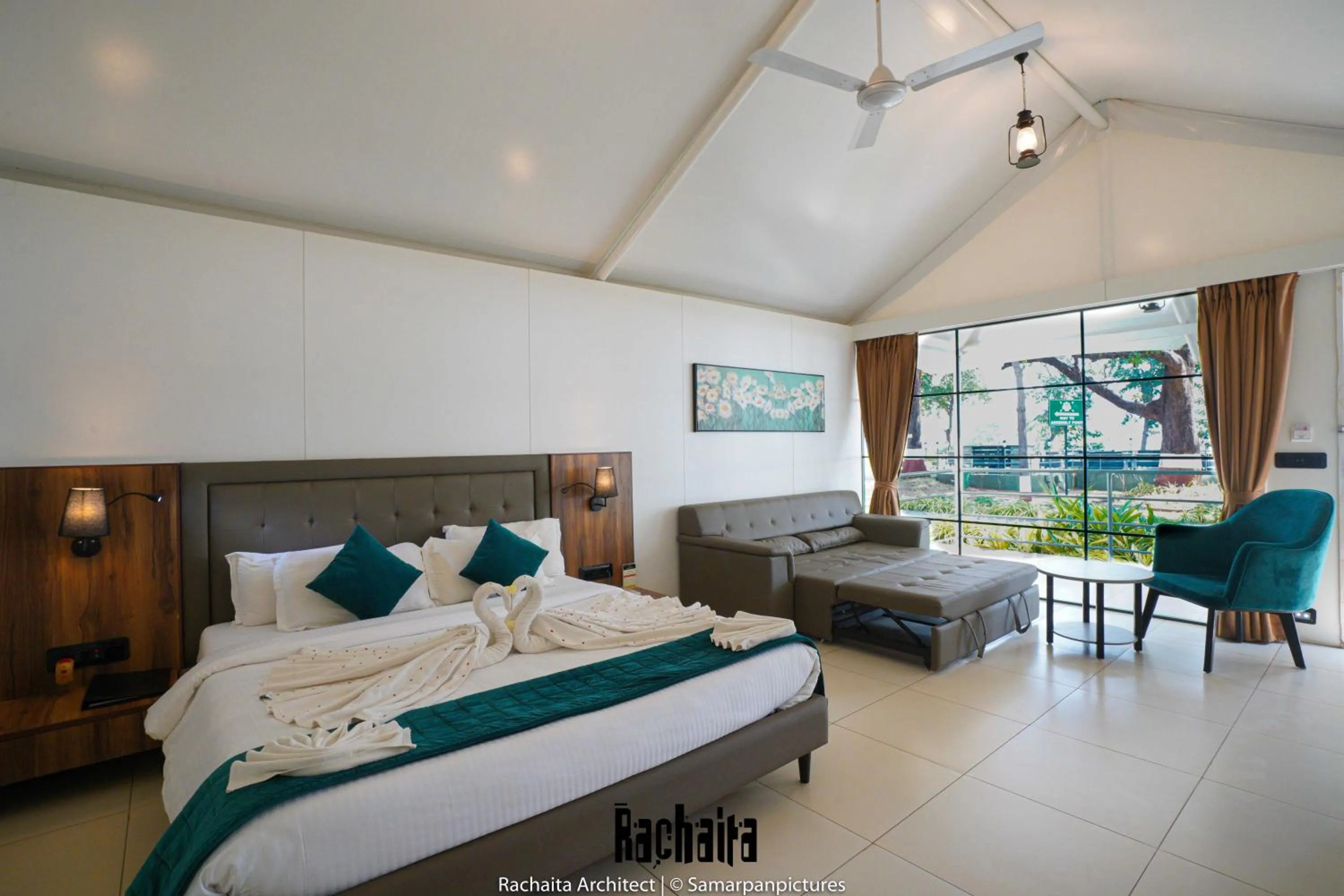 Bed in White Feather Resort Kauncha