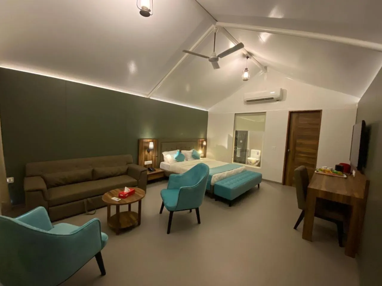 Bed in White Feather Resort Kauncha