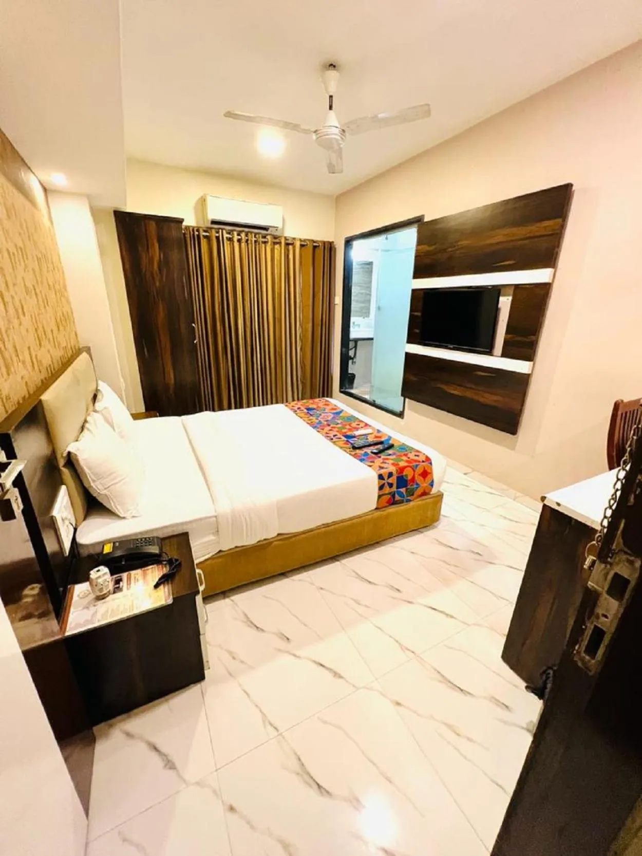 Bed in Hotel Embassy Park - BKC Mumbai