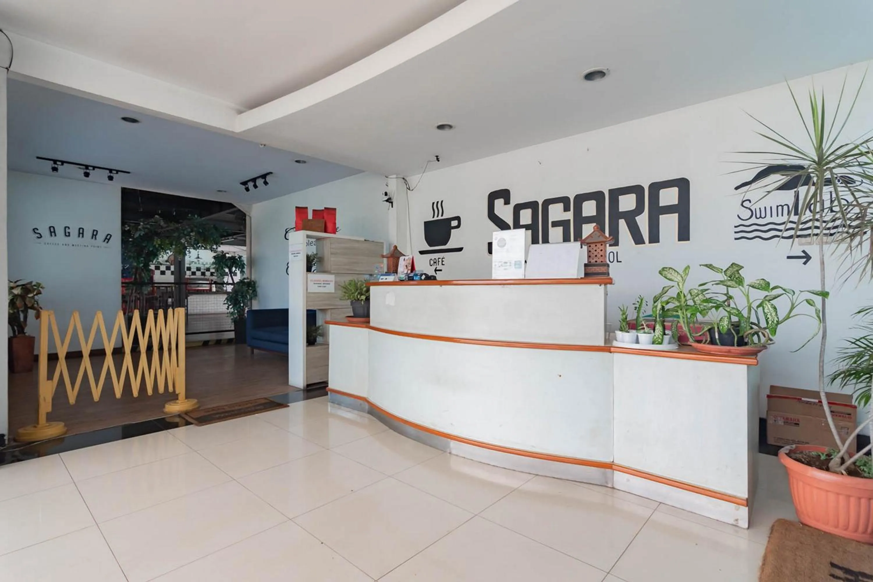 Lobby or reception in Urbanview Hotel Sagara Bogor