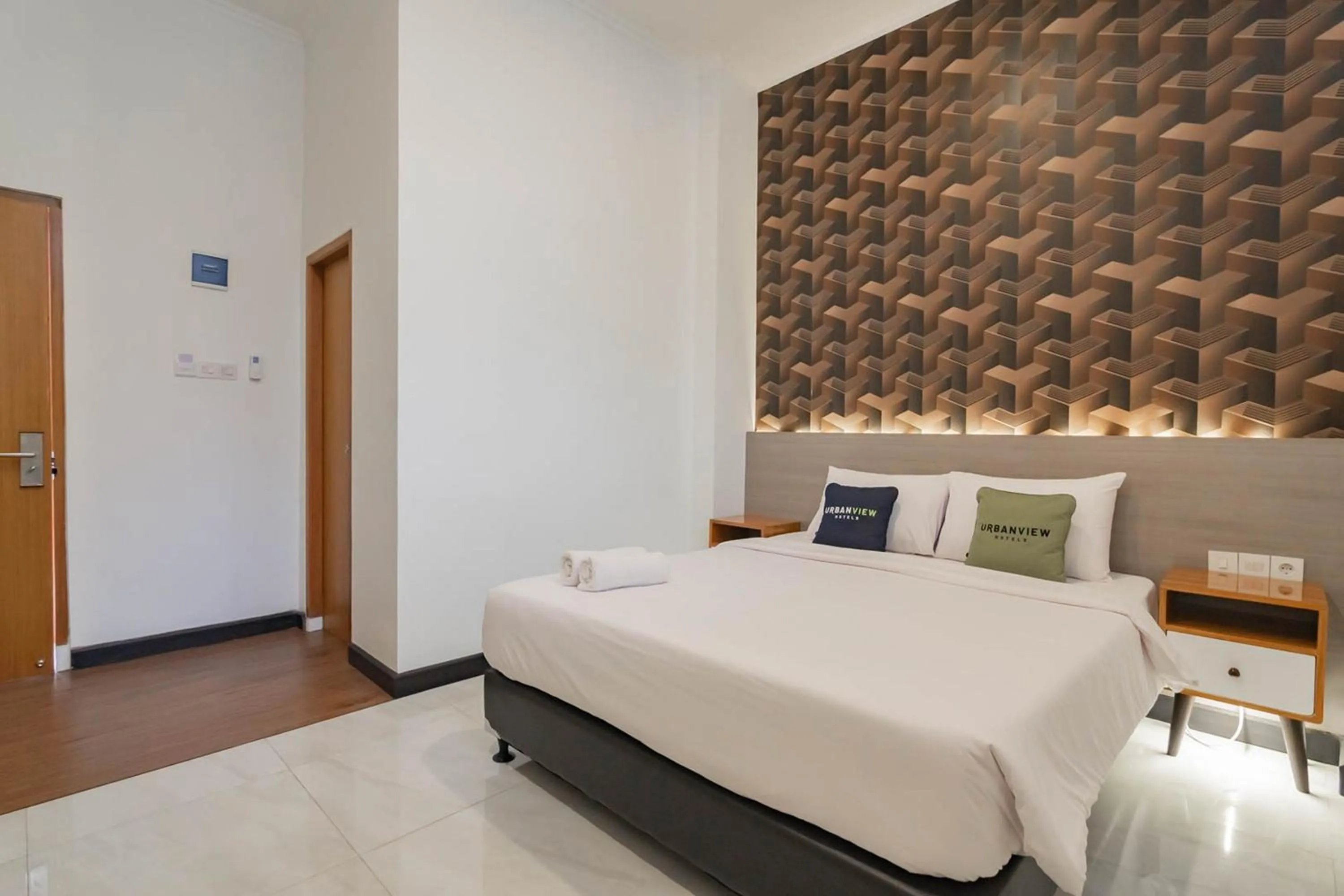 Bedroom, Bed in Urbanview Hotel Sagara Bogor