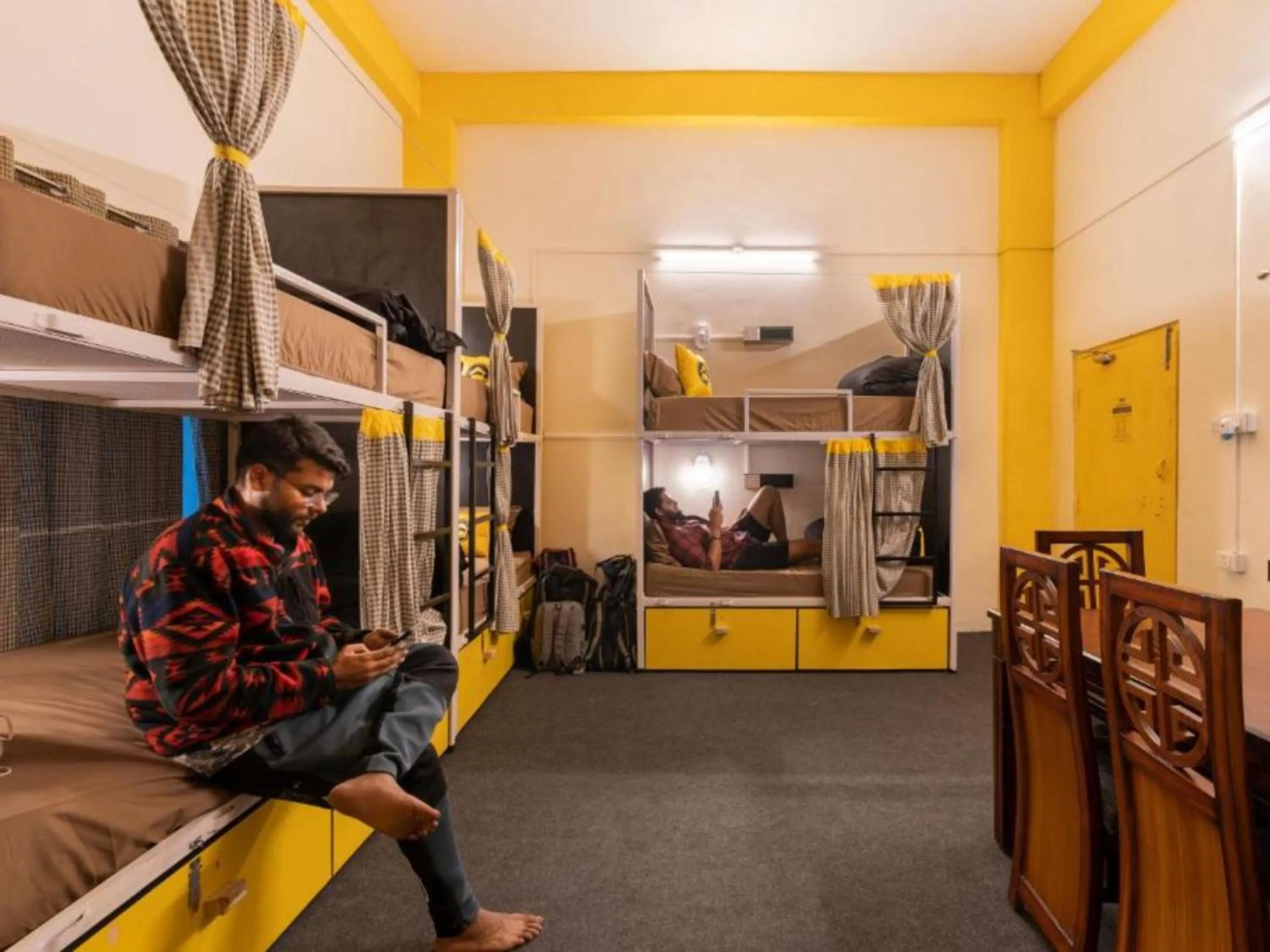 People in The Hosteller Kasar Devi