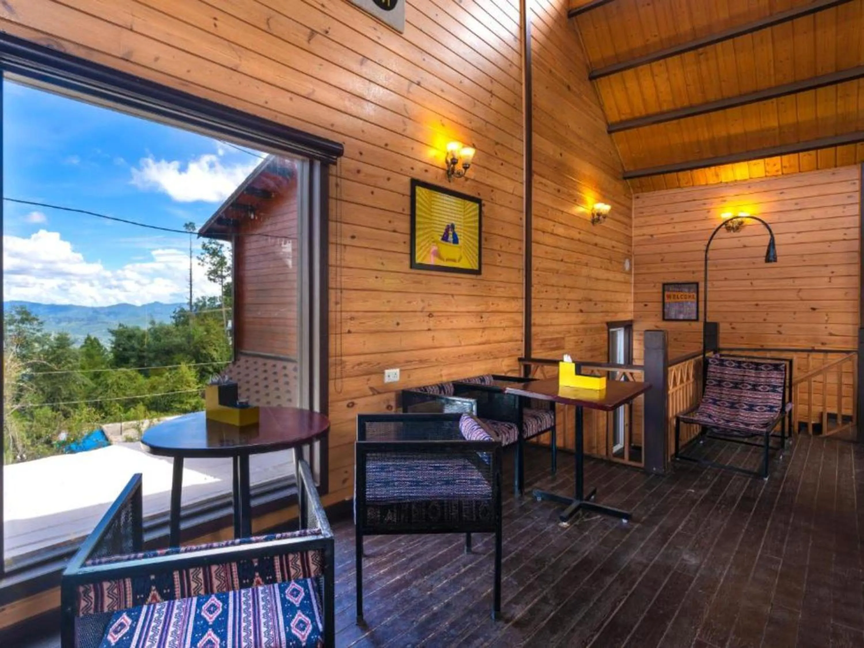 Day in The Hosteller Kasar Devi