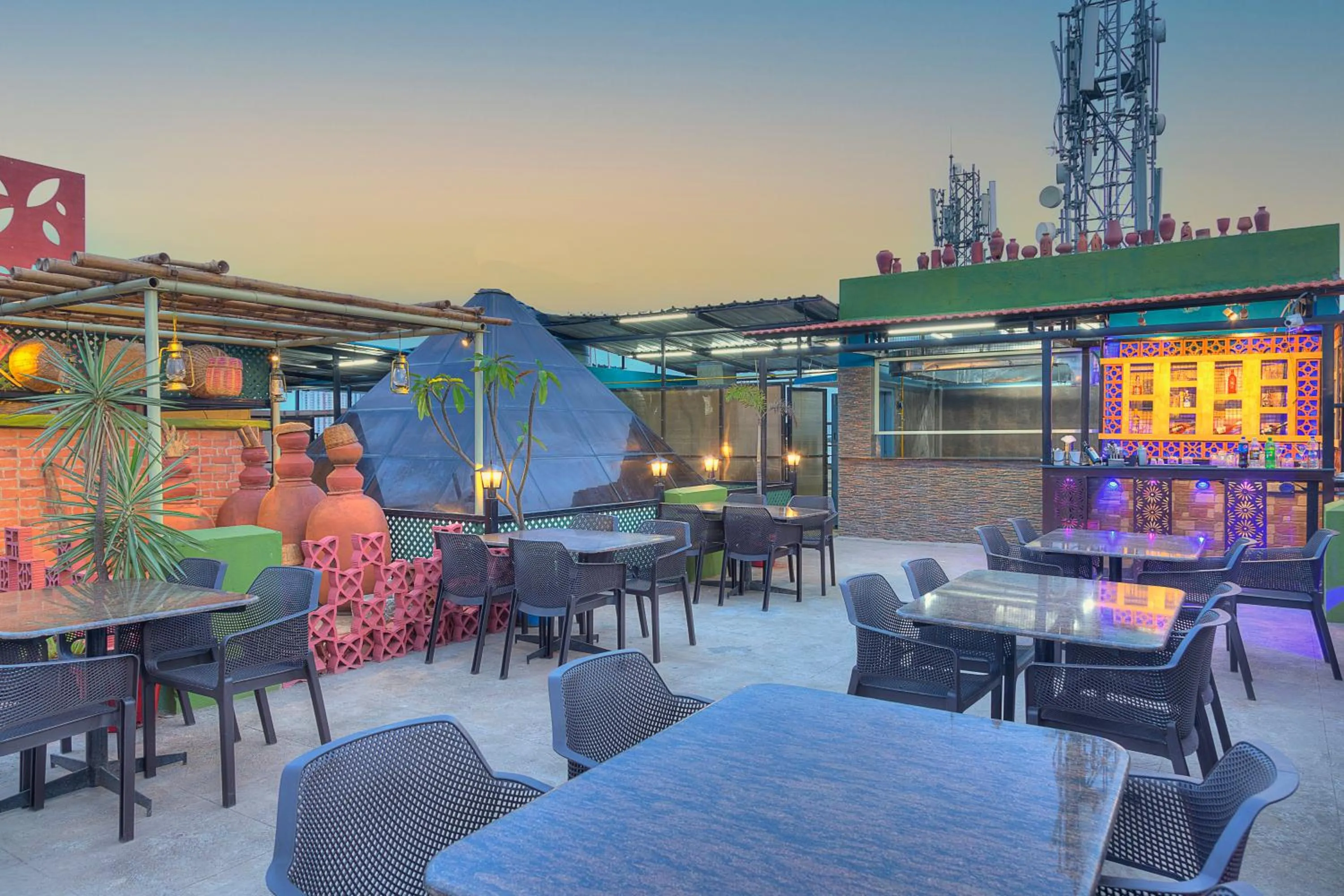 Lounge or bar in Icon Regency by Bhagini