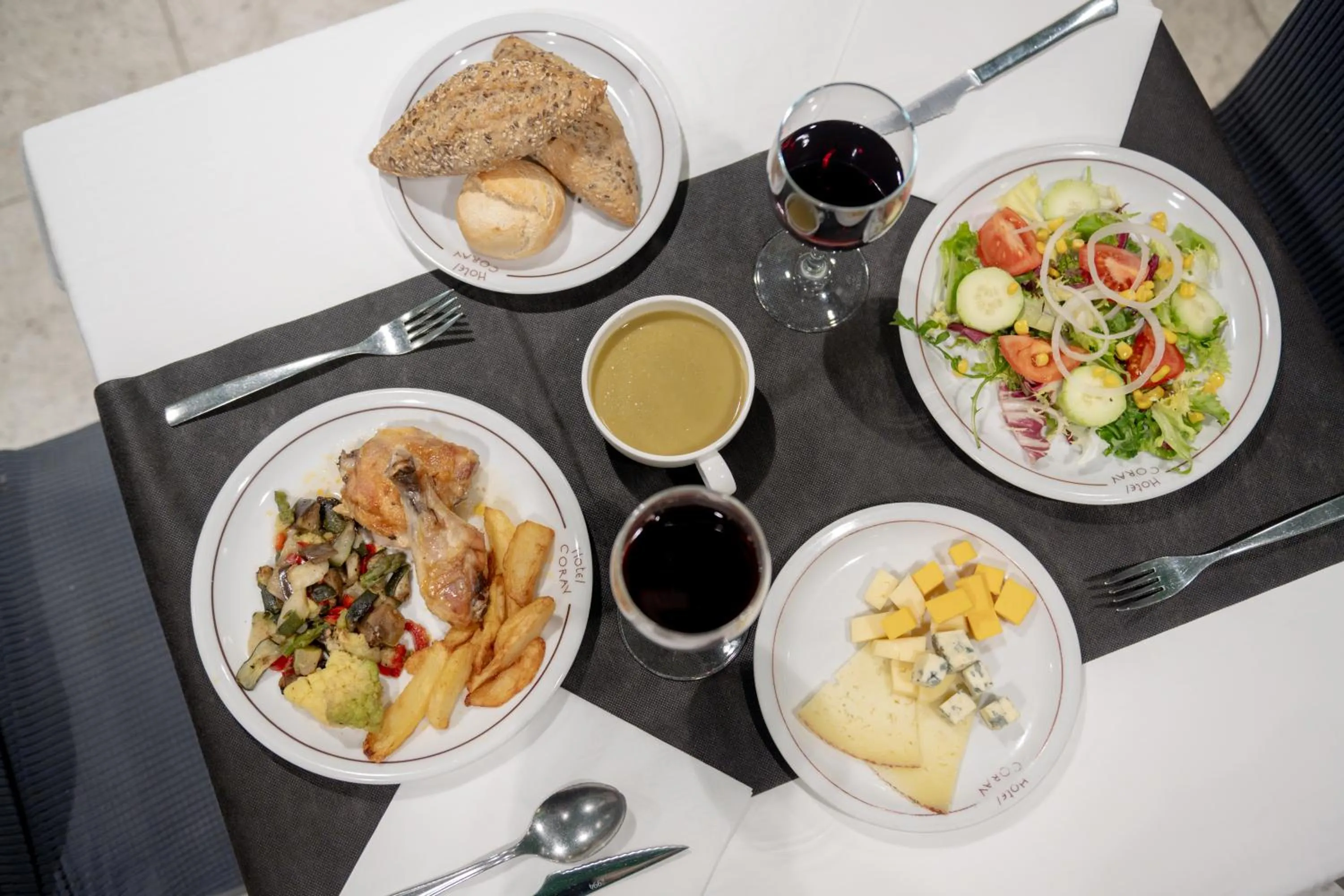 Restaurant/places to eat in Hotel Coray by Pierre & Vacances