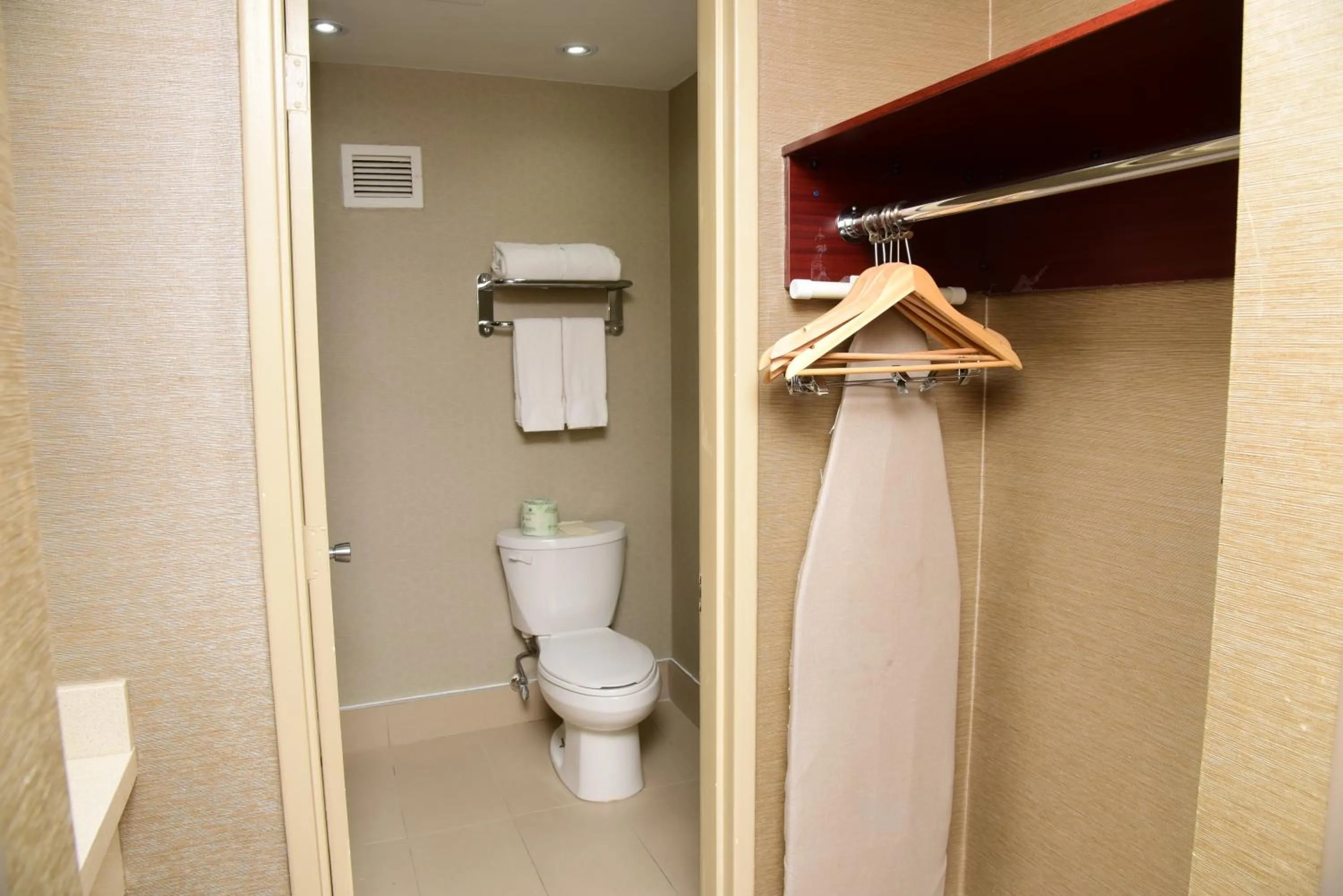 Bathroom in Days Inn by Wyndham Ottawa
