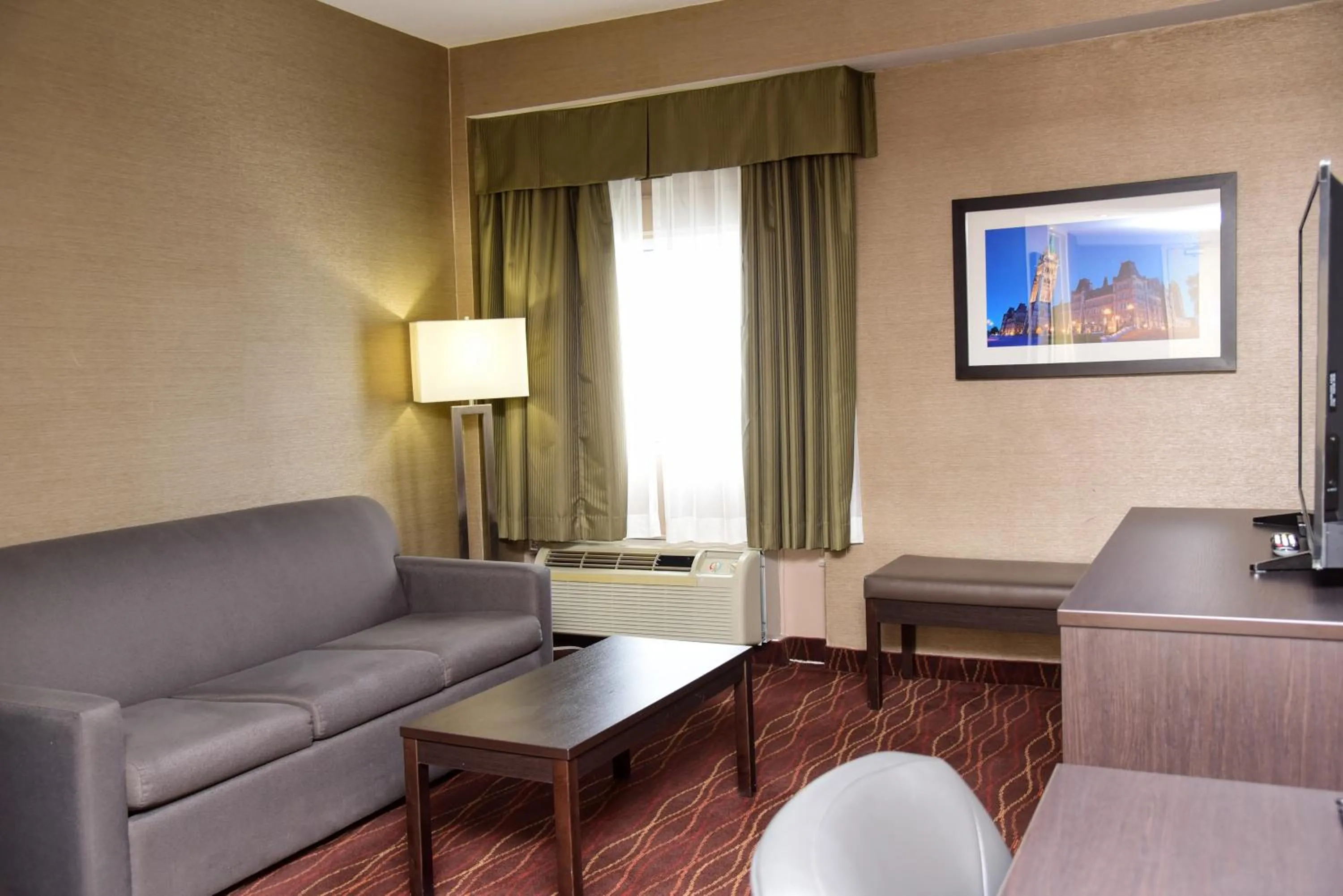 Living room in Days Inn by Wyndham Ottawa