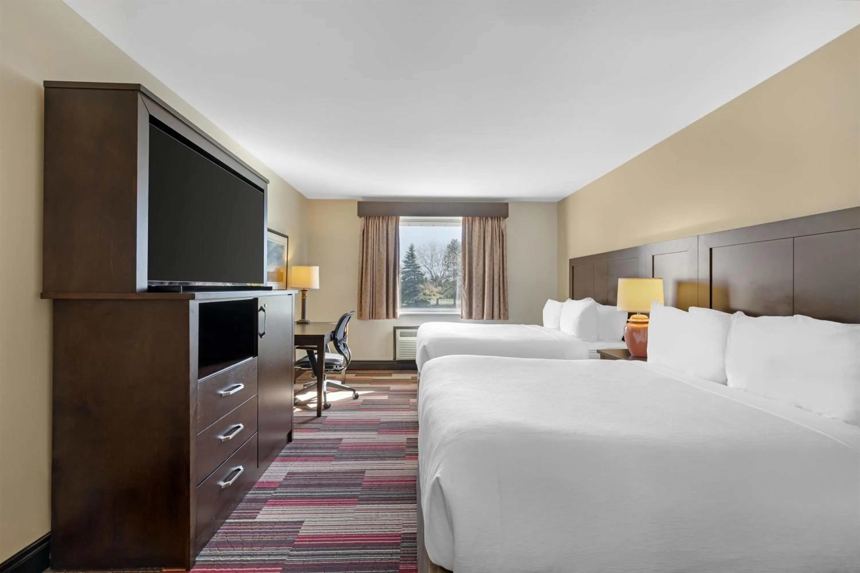 Bedroom, Bed in Best Western Plus Stoneridge Inn & Conference Centre London Ontario