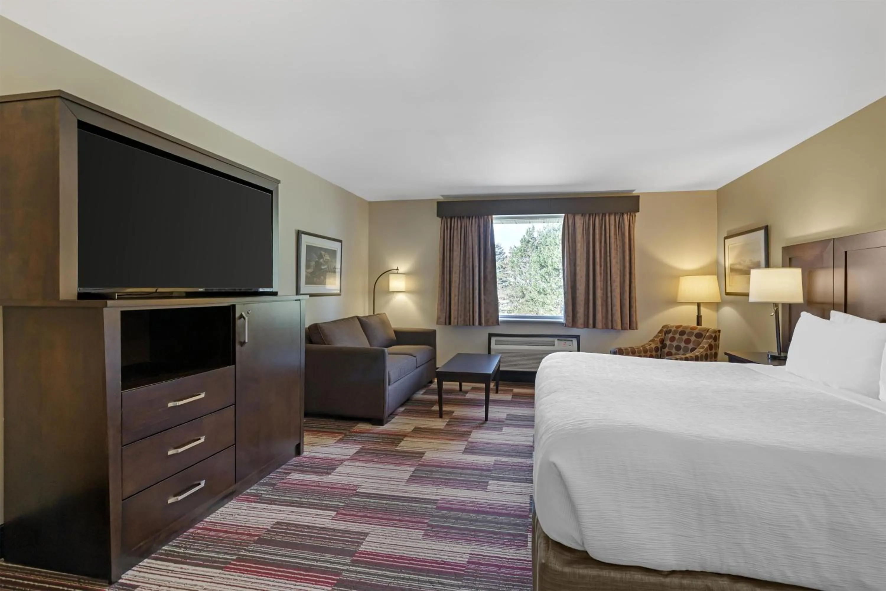 Bedroom, Bed in Best Western Plus Stoneridge Inn & Conference Centre London Ontario