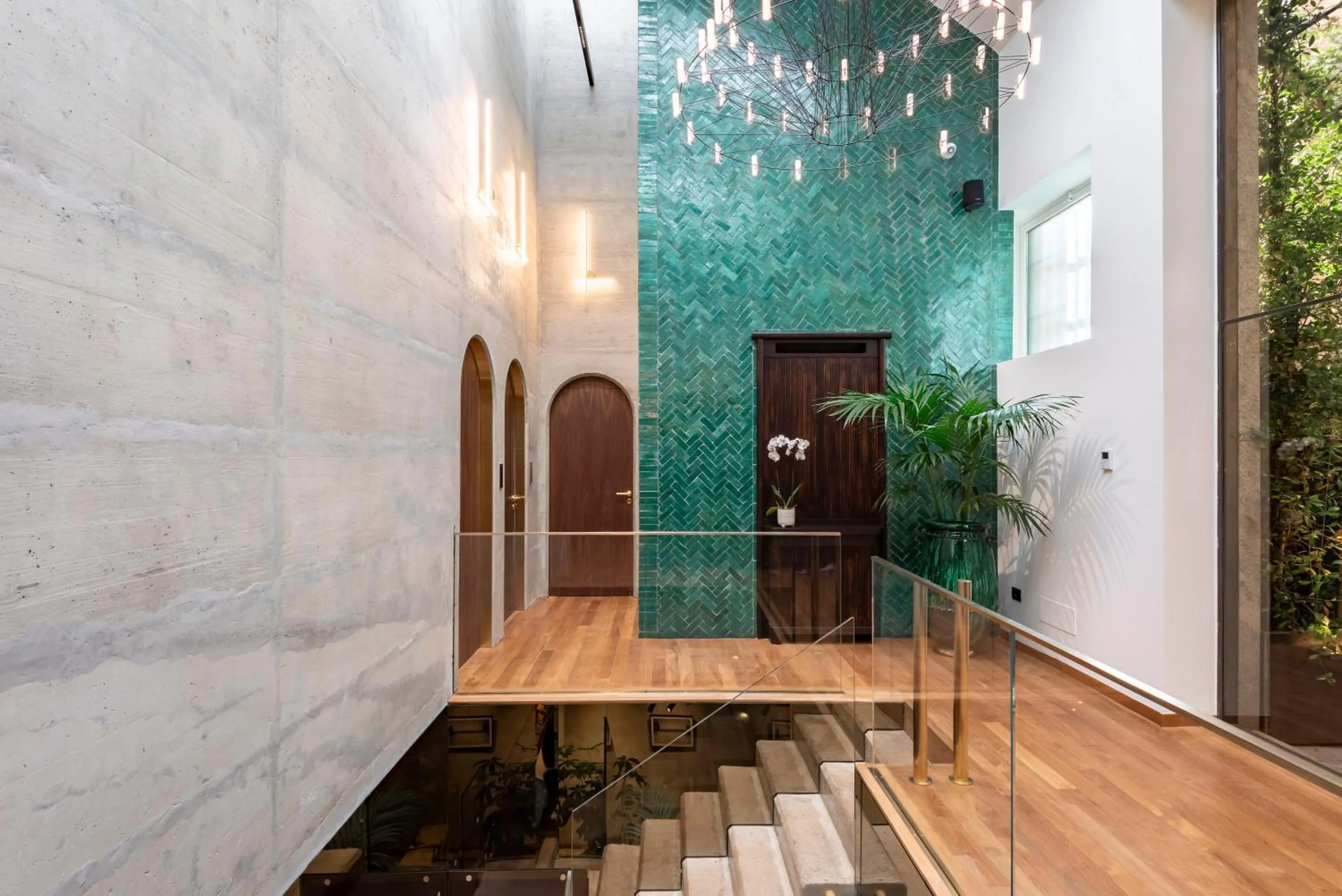 Facade/entrance in Vico Milano