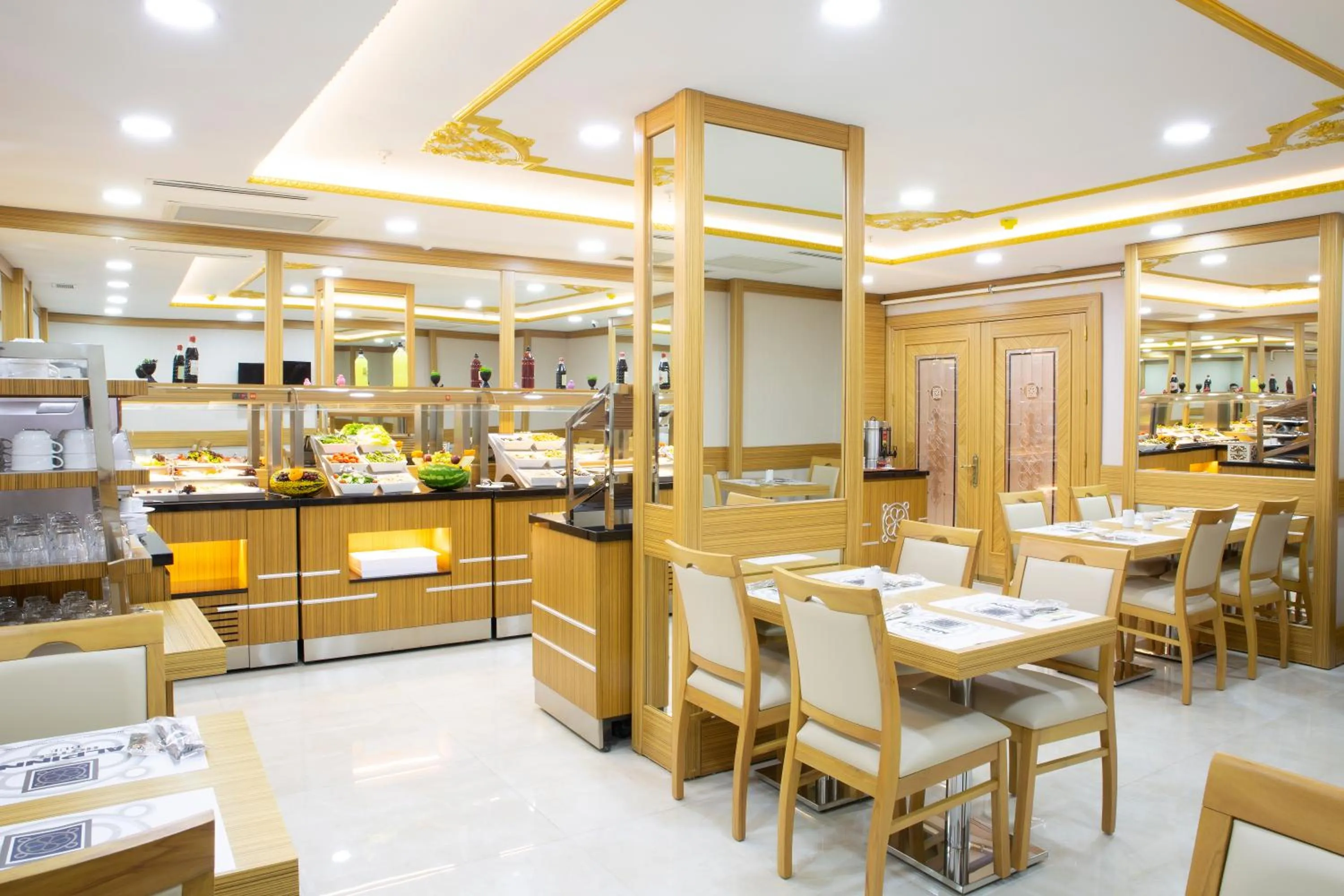 Restaurant/places to eat in Alpinn Hotel DUE