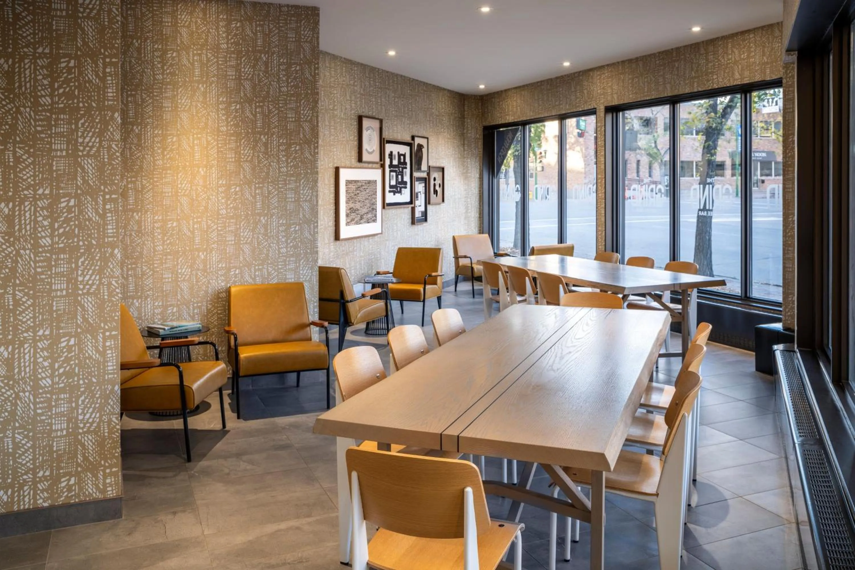 Lounge or bar in Delta Hotels by Marriott Saskatoon Downtown