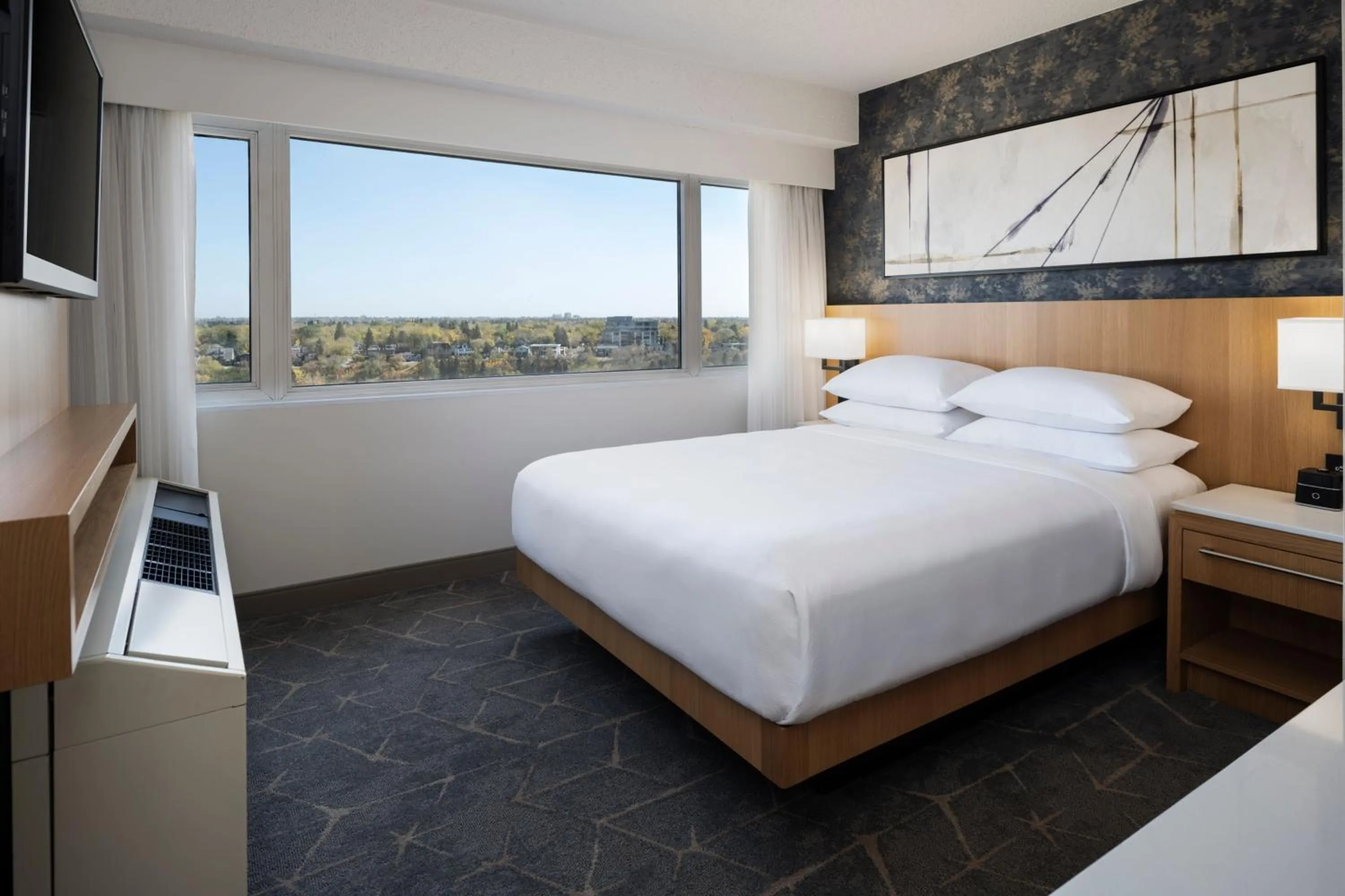 Bedroom, Bed in Delta Hotels by Marriott Saskatoon Downtown