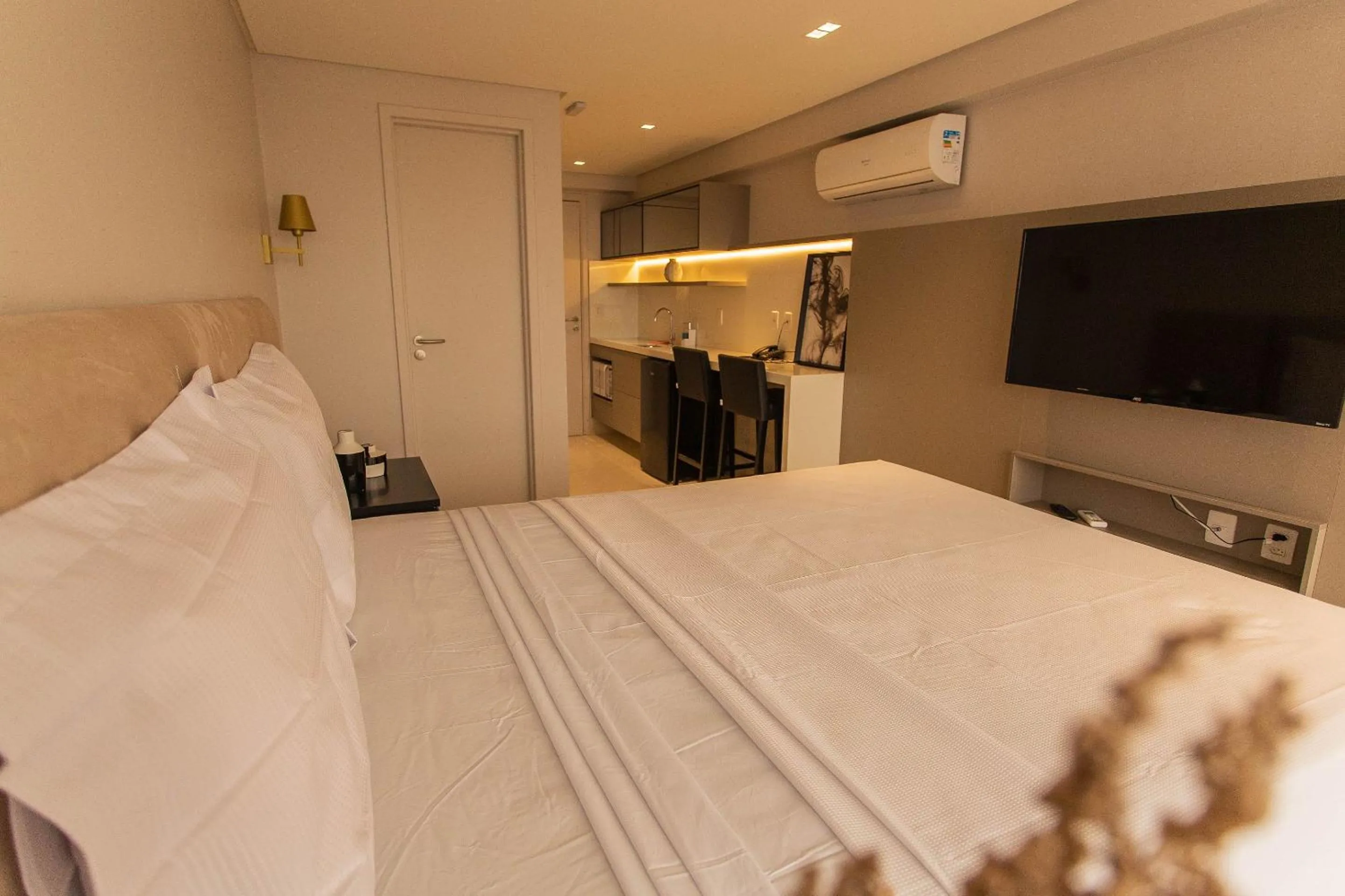 Bedroom, Bed in Manaíra Apart Hotel por Carpediem