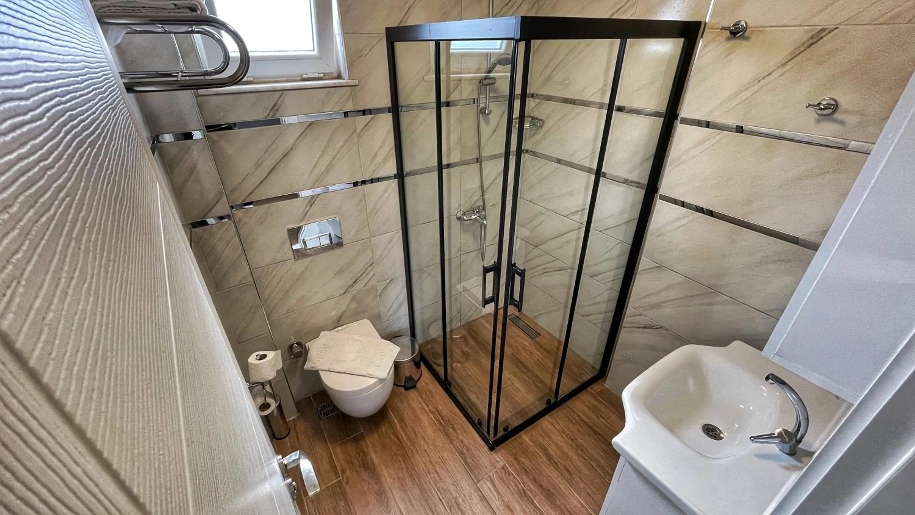 Shower in Sun Suites