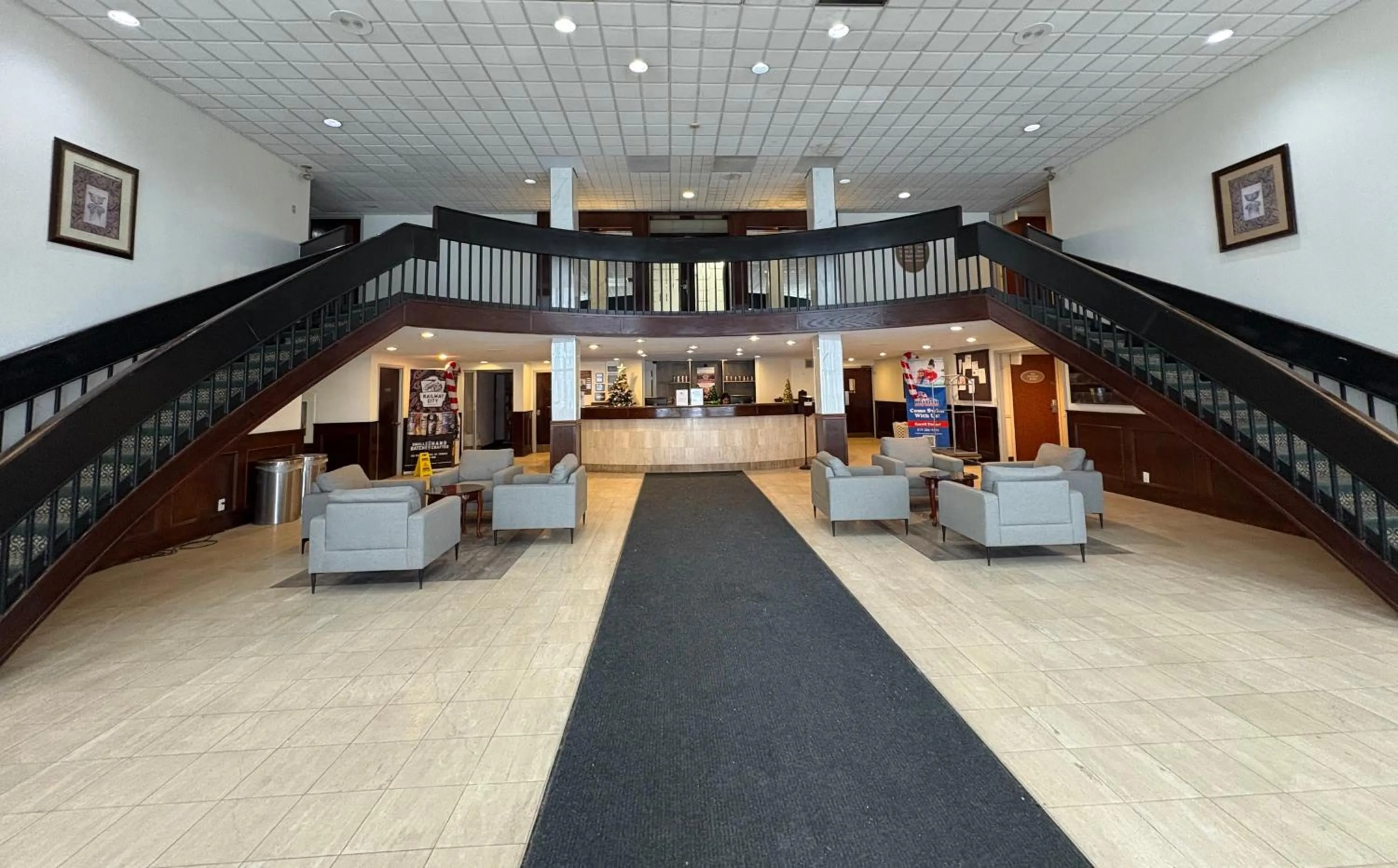 Lobby or reception in Ramada by Wyndham London