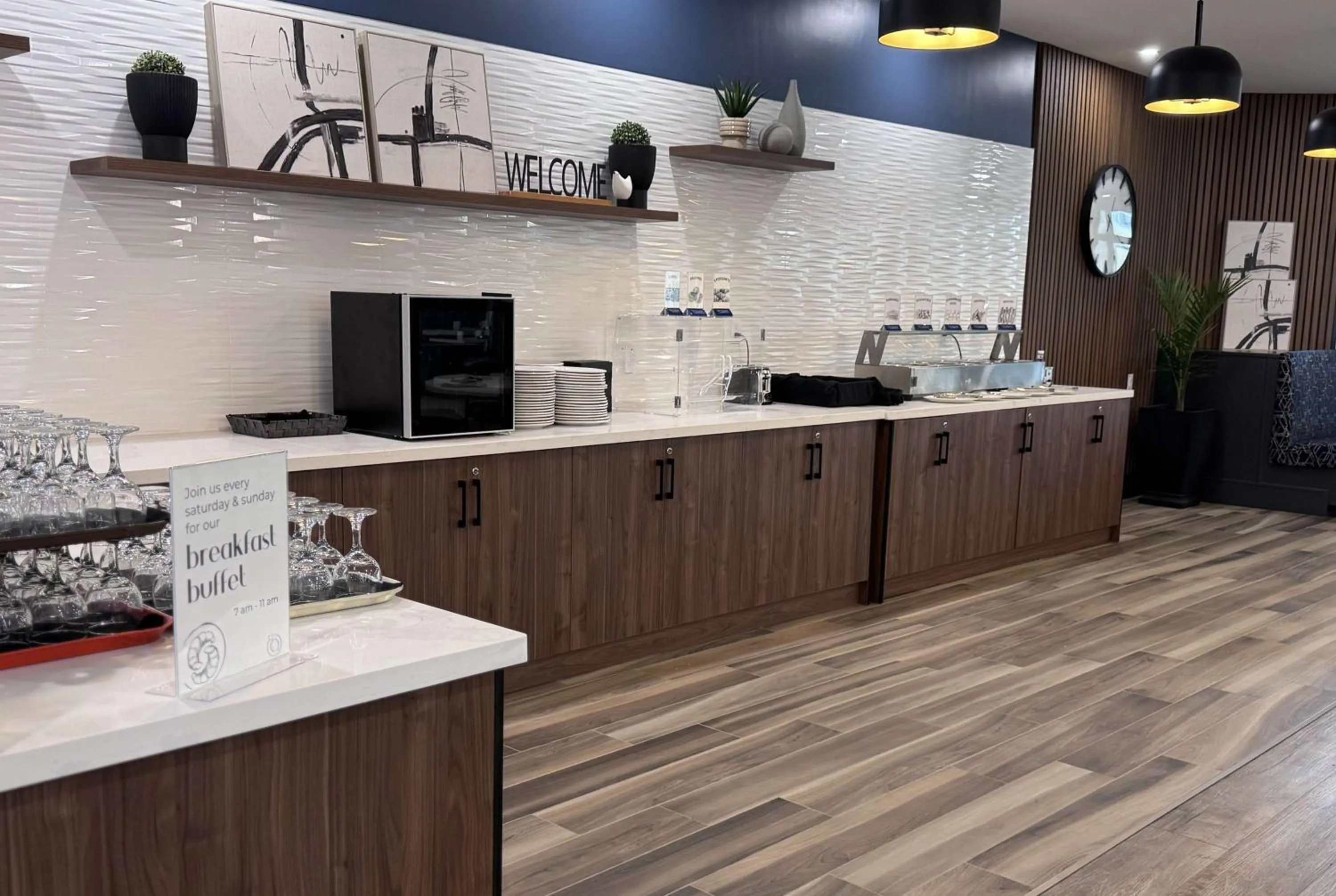 Restaurant/places to eat in Ramada by Wyndham London