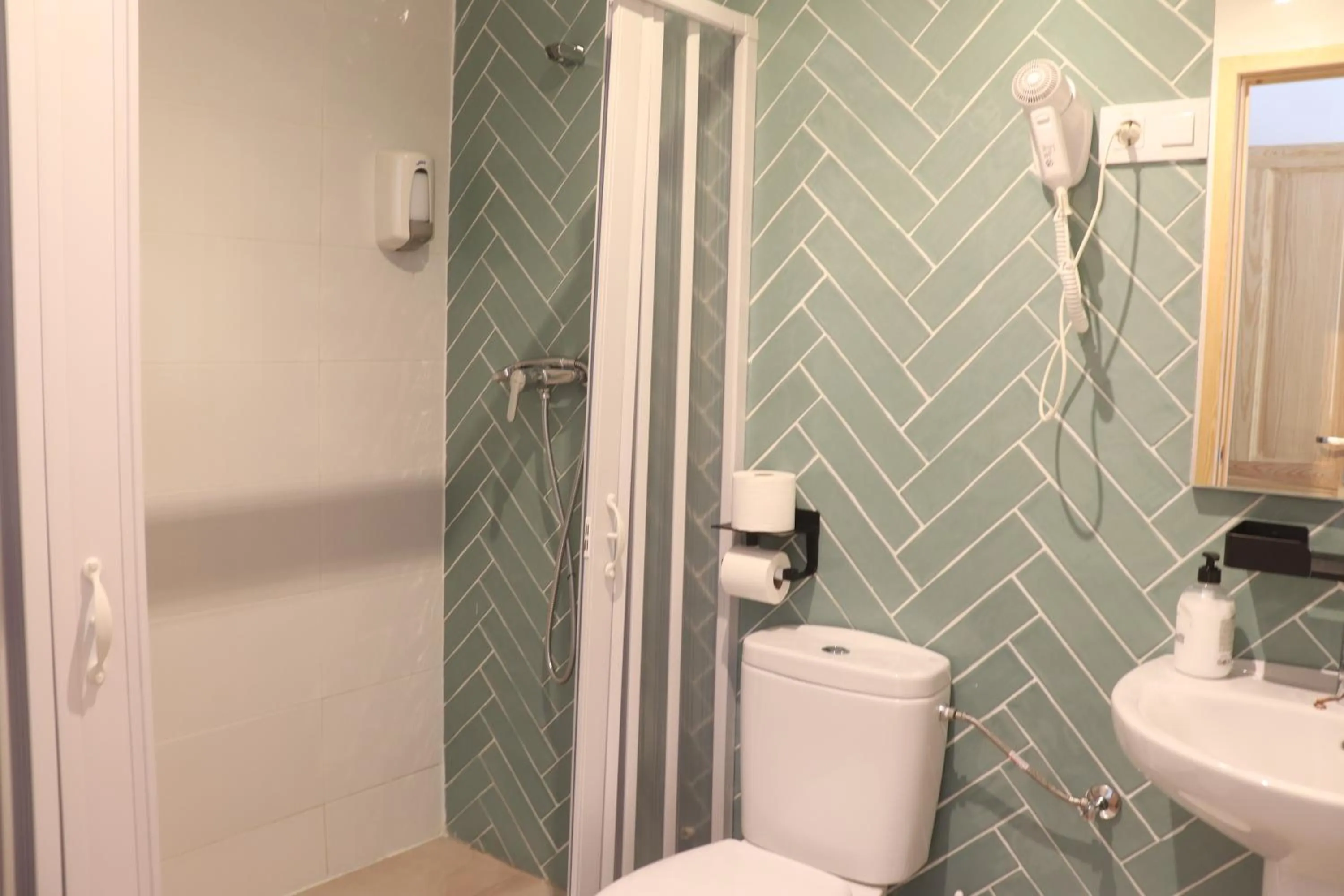 Shower in Hotel CALPE