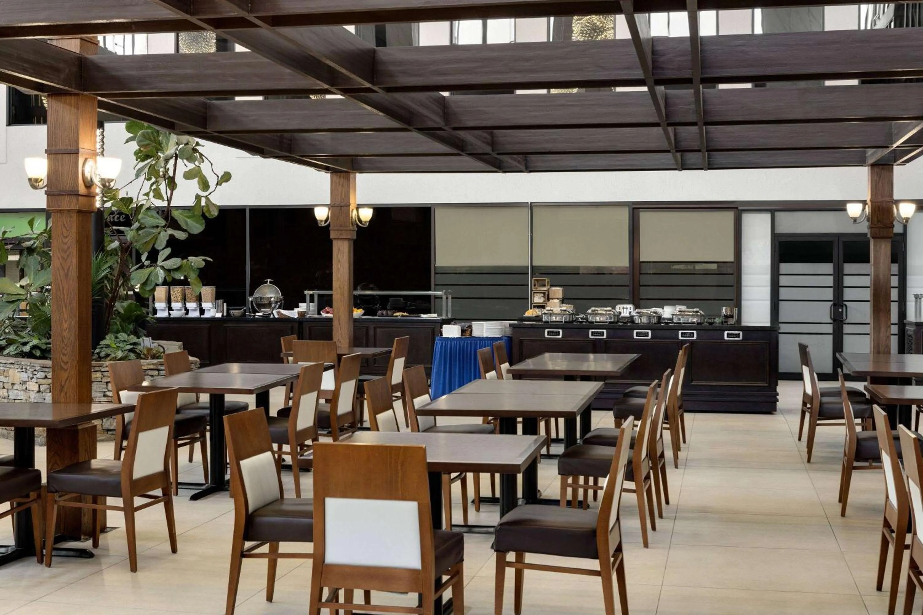 Restaurant/places to eat in Wyndham Edmonton Hotel and Conference Centre